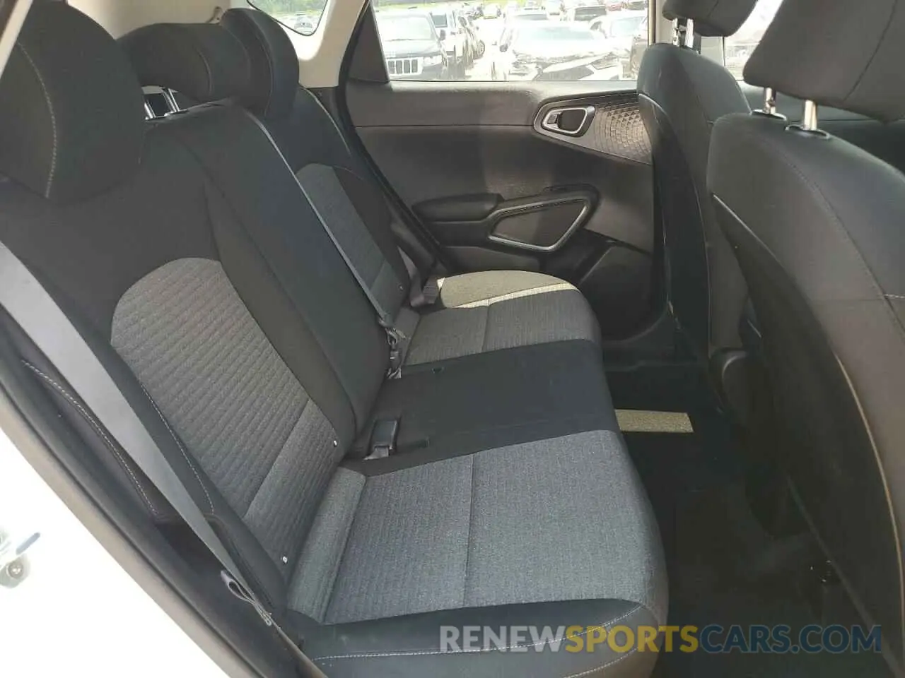 11 fotografías del automóvil dañado KNDJ63AU7M7745086 KIA SOUL 2021
