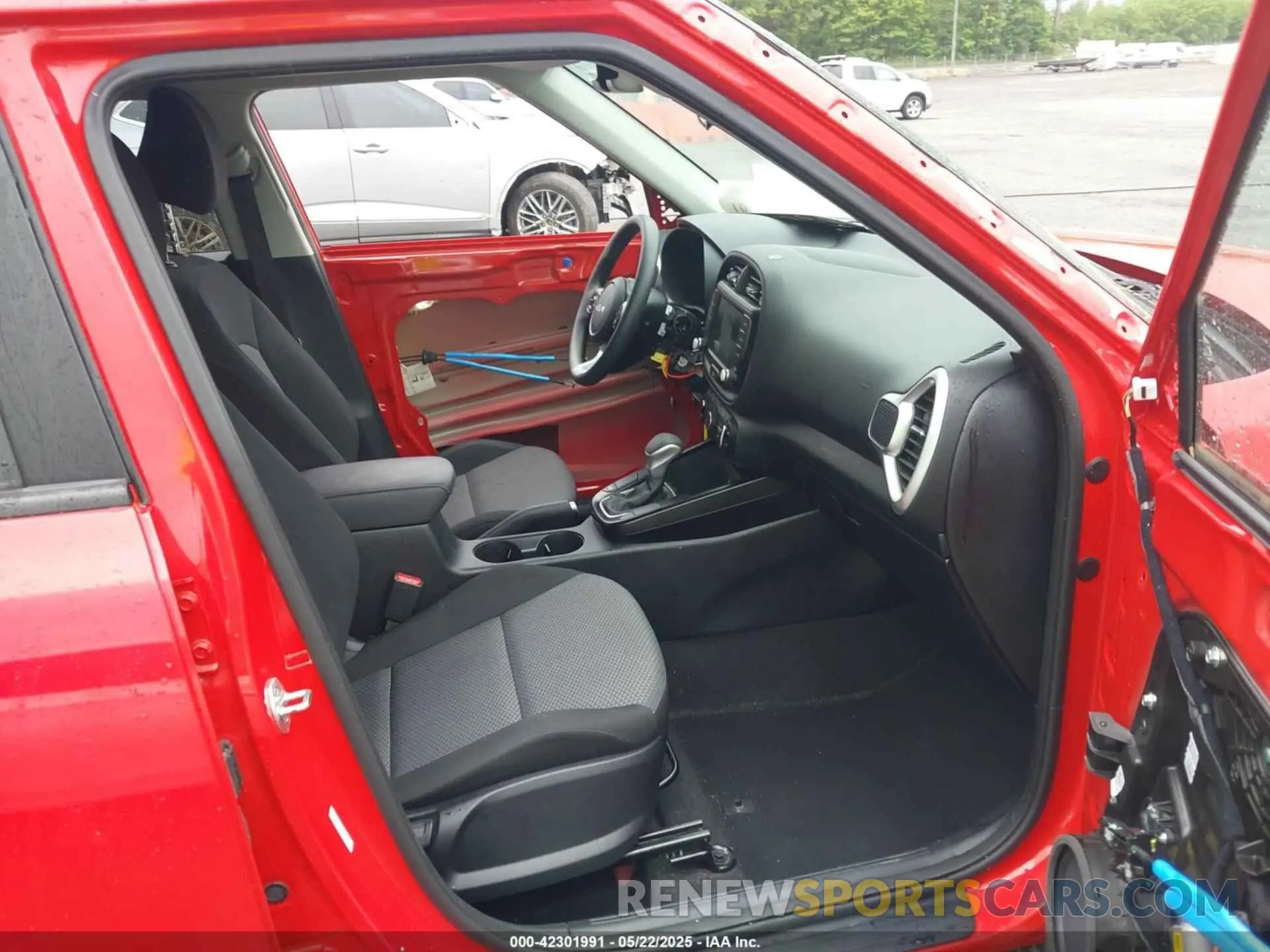 5 fotografías del automóvil dañado KNDJ23AU0N7162694 KIA SOUL 2022