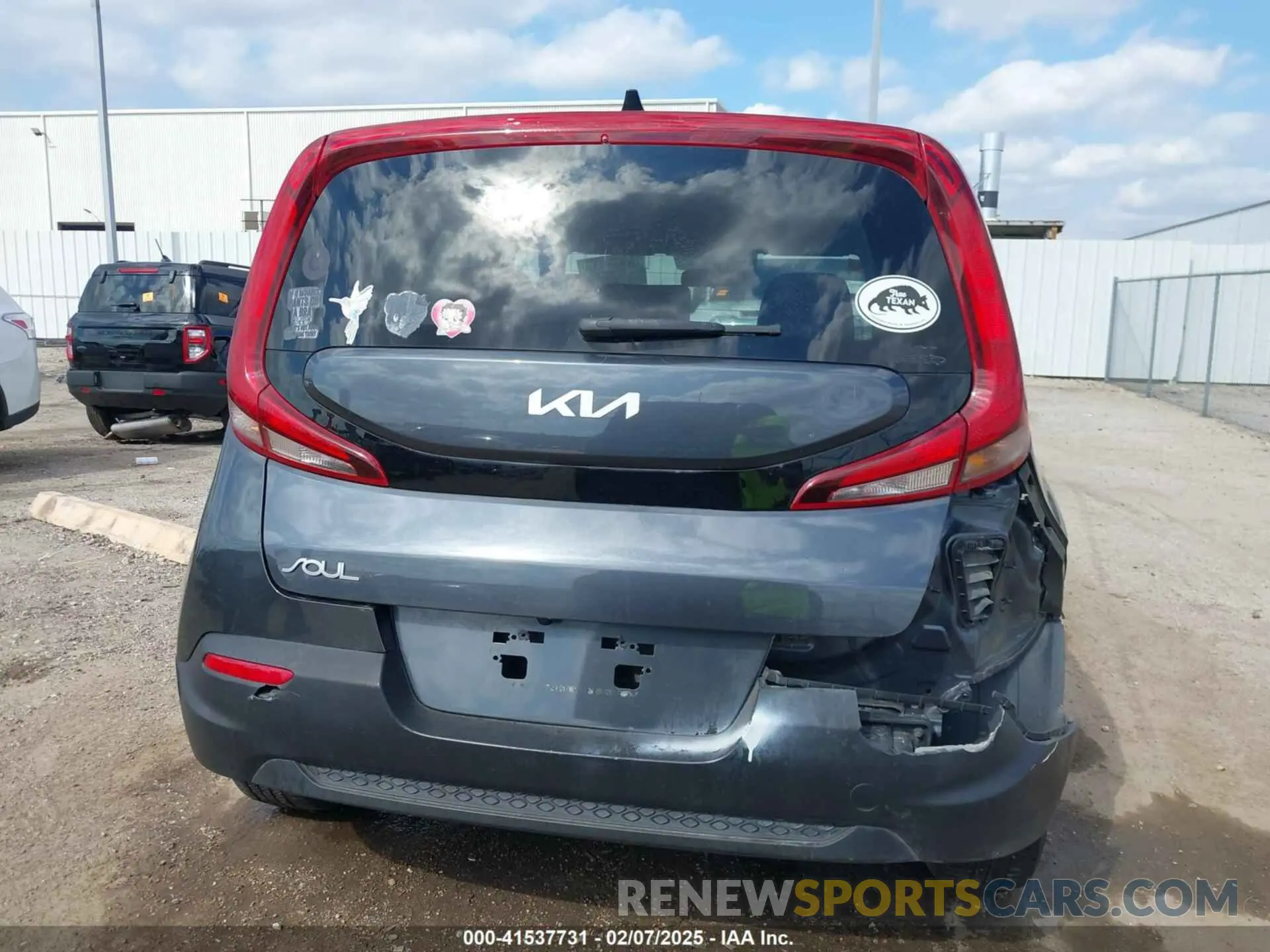 16 fotografías del automóvil dañado KNDJ23AU0N7805898 KIA SOUL 2022