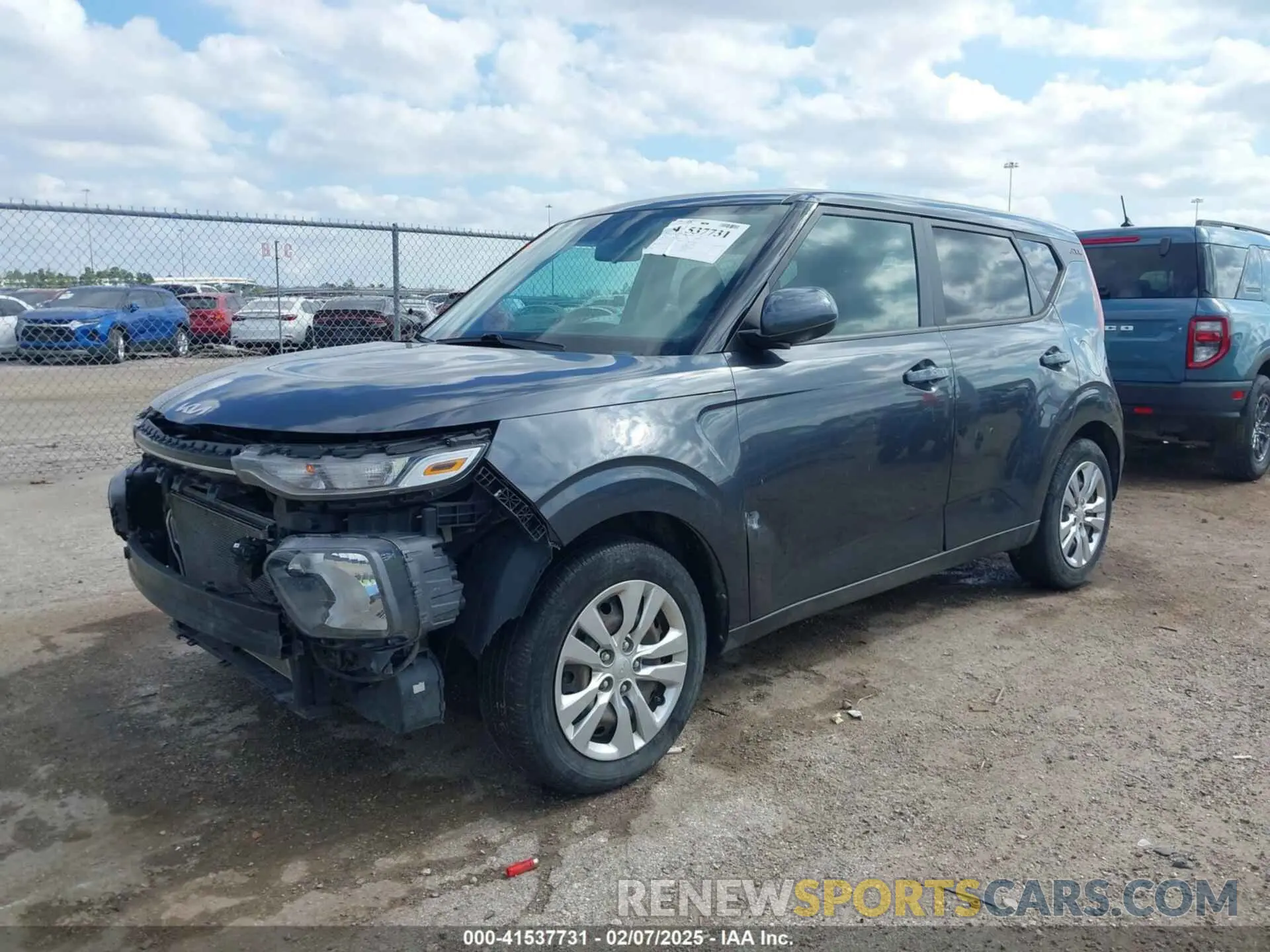 2 fotografías del automóvil dañado KNDJ23AU0N7805898 KIA SOUL 2022