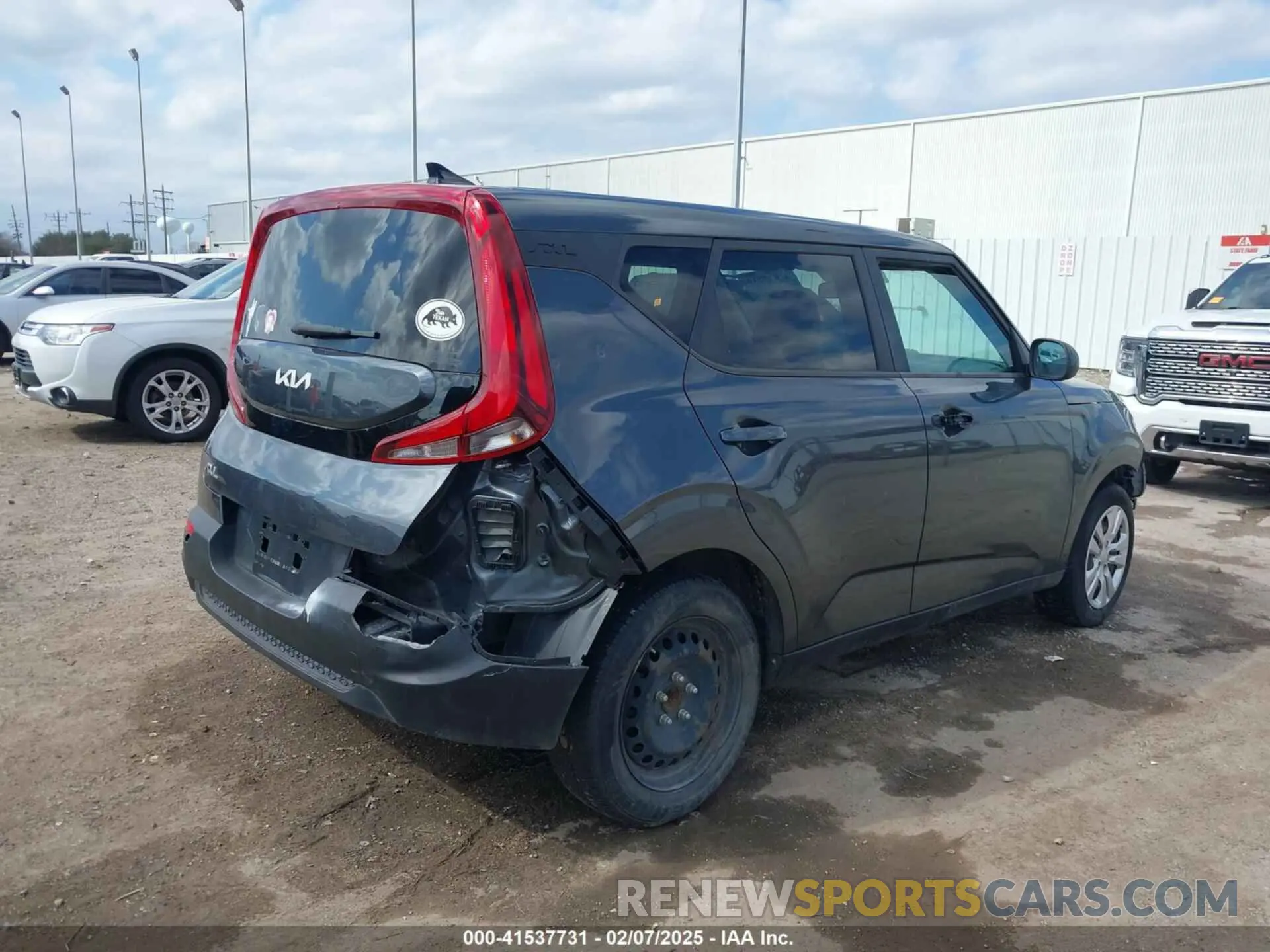 4 fotografías del automóvil dañado KNDJ23AU0N7805898 KIA SOUL 2022