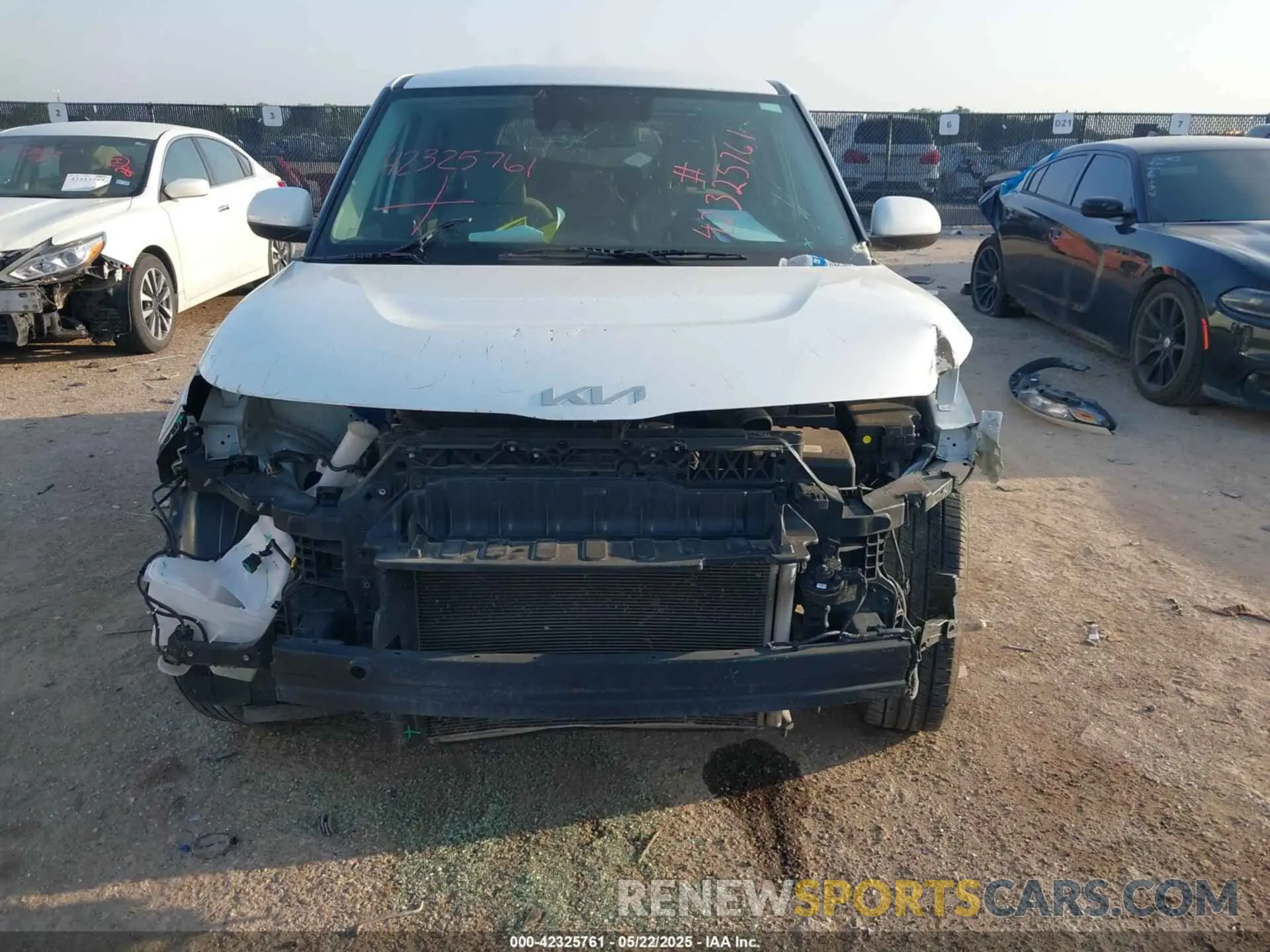 13 fotografías del automóvil dañado KNDJ23AU1N7165507 KIA SOUL 2022