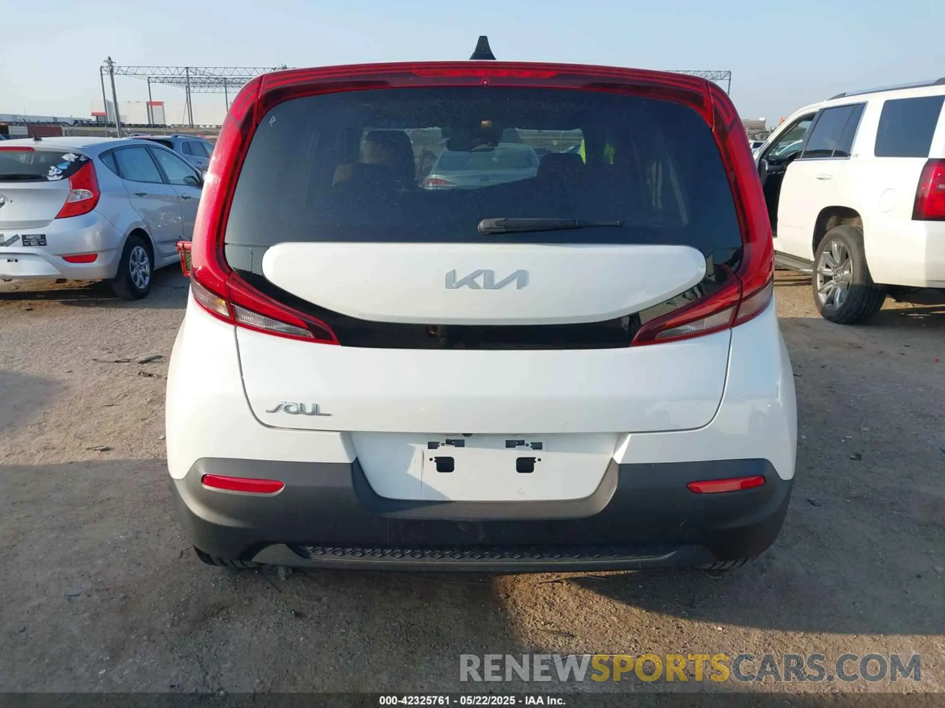 17 fotografías del automóvil dañado KNDJ23AU1N7165507 KIA SOUL 2022