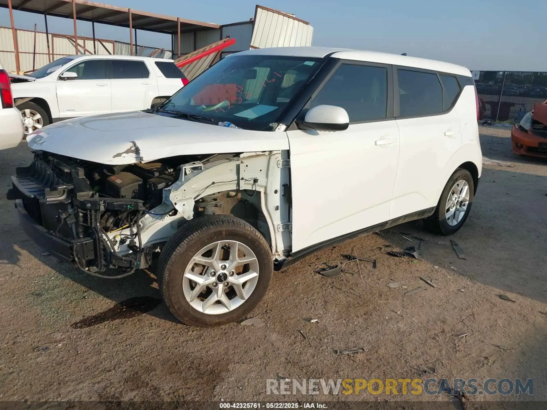 2 fotografías del automóvil dañado KNDJ23AU1N7165507 KIA SOUL 2022