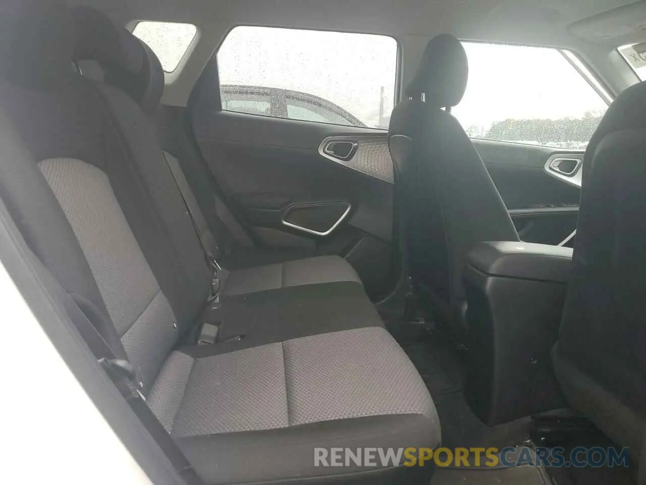 10 fotografías del automóvil dañado KNDJ23AU1N7173588 KIA SOUL 2022