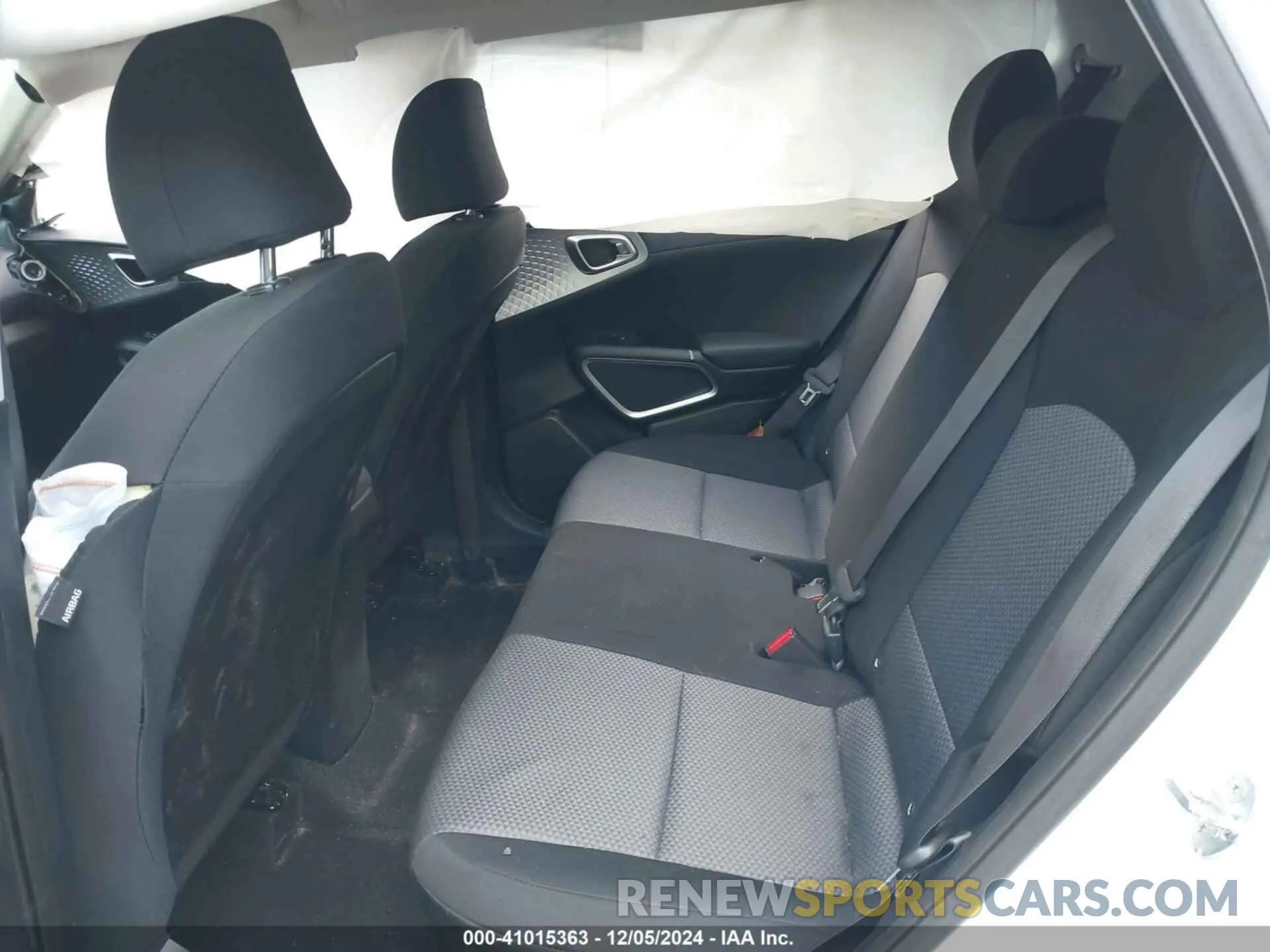 8 fotografías del automóvil dañado KNDJ23AU1N7173784 KIA SOUL 2022