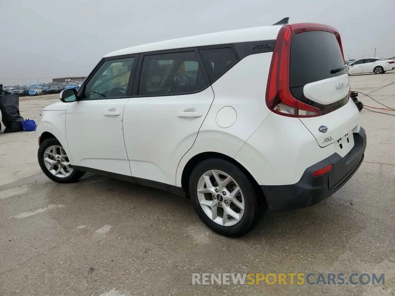2 fotografías del automóvil dañado KNDJ23AU1N7177205 KIA SOUL 2022