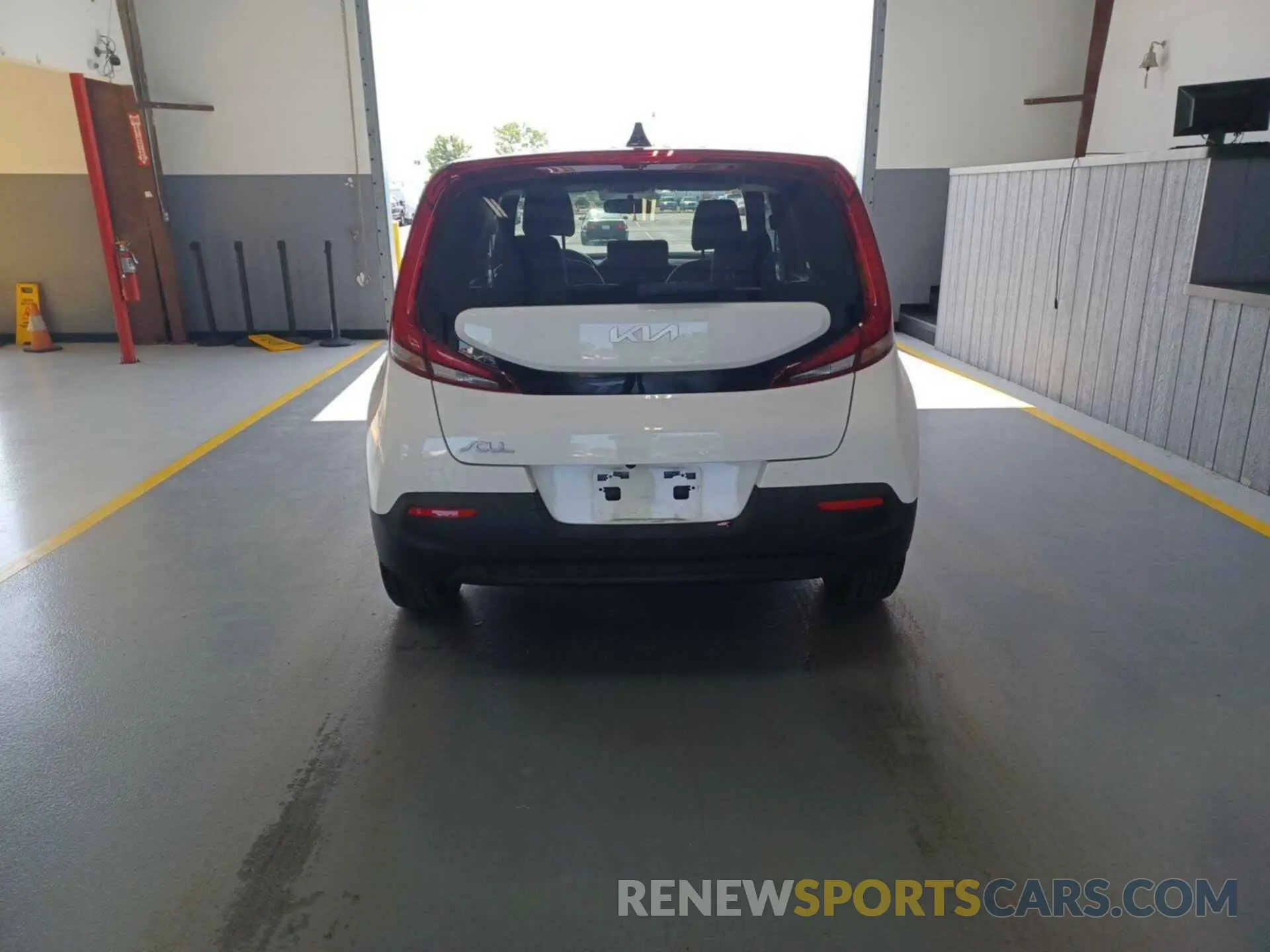 20 fotografías del automóvil dañado KNDJ23AU1N7181111 KIA SOUL 2022