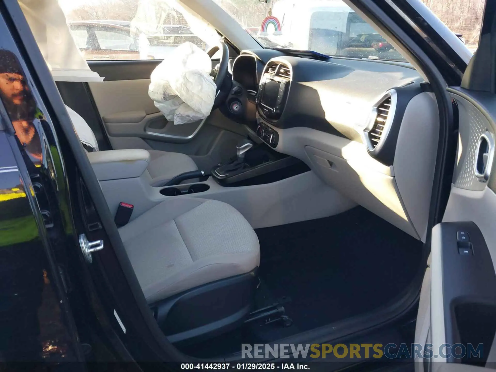 5 fotografías del automóvil dañado KNDJ23AU1N7184316 KIA SOUL 2022