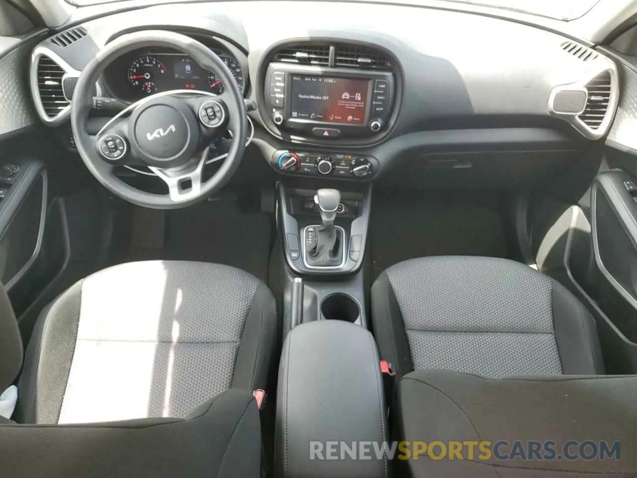 8 fotografías del automóvil dañado KNDJ23AU1N7809958 KIA SOUL 2022