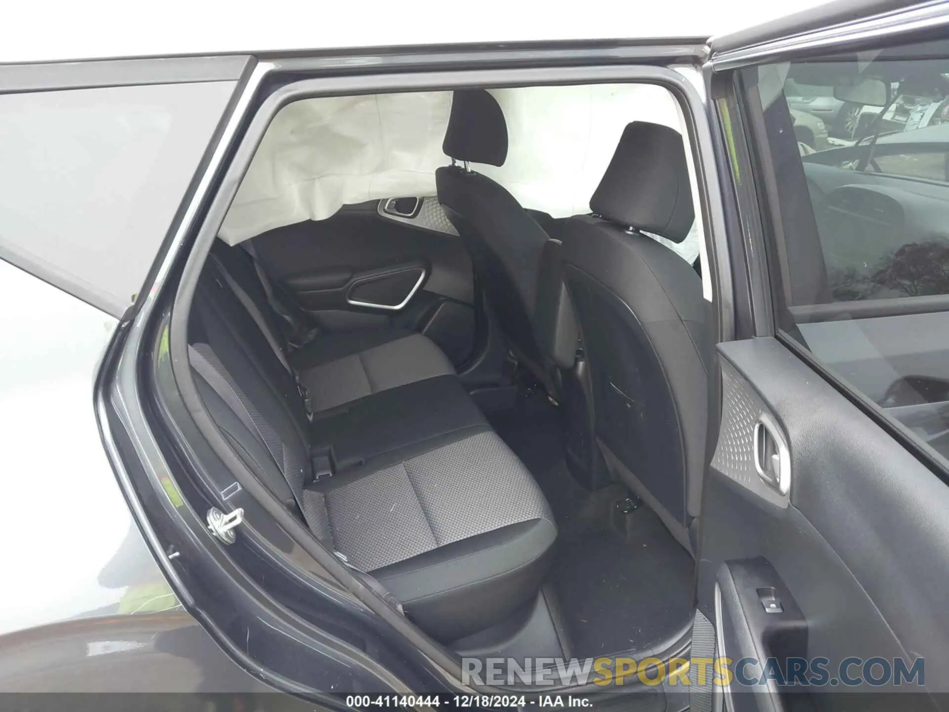 8 fotografías del automóvil dañado KNDJ23AU2N7827238 KIA SOUL 2022