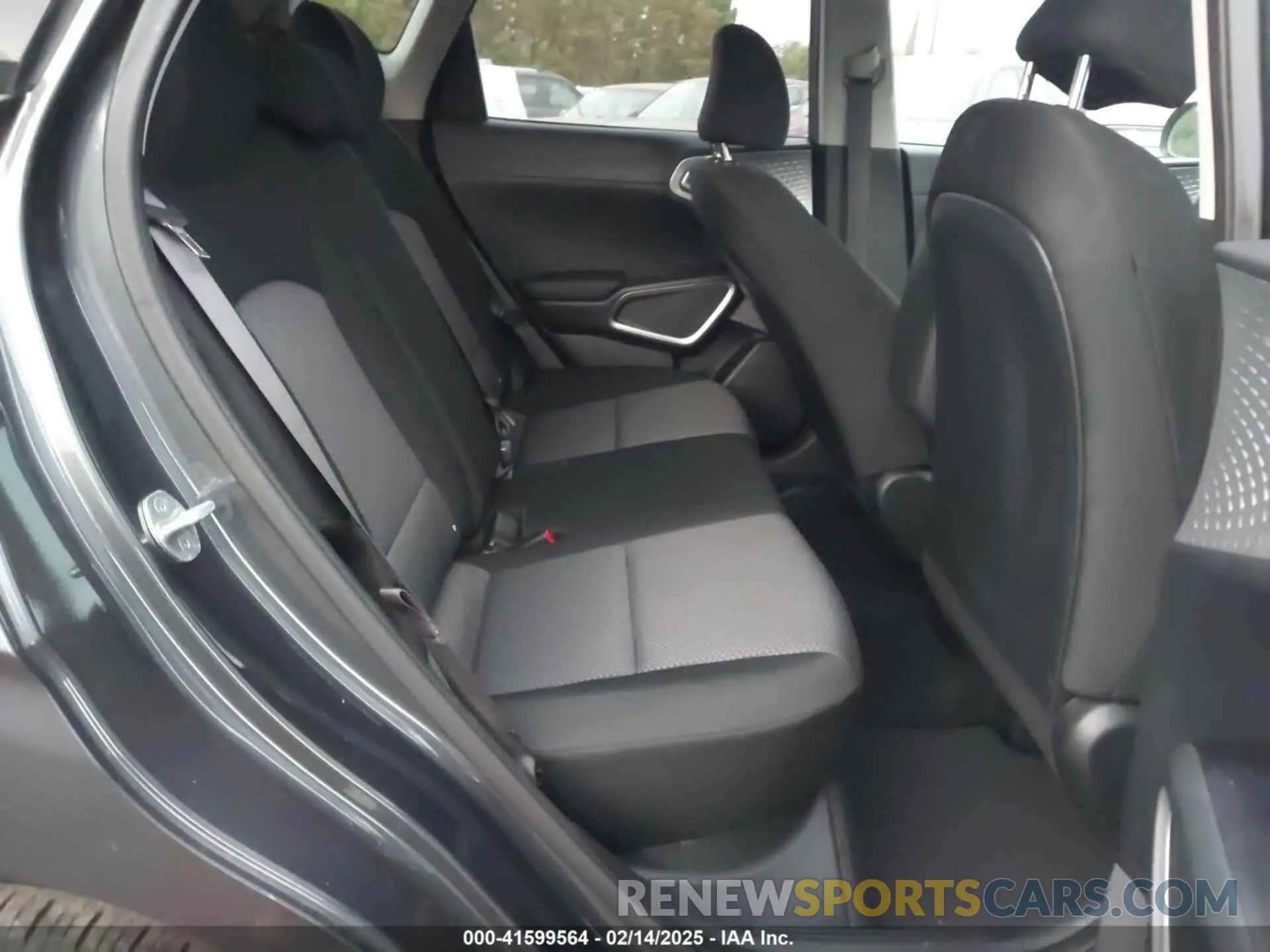 8 fotografías del automóvil dañado KNDJ23AU2N7836750 KIA SOUL 2022