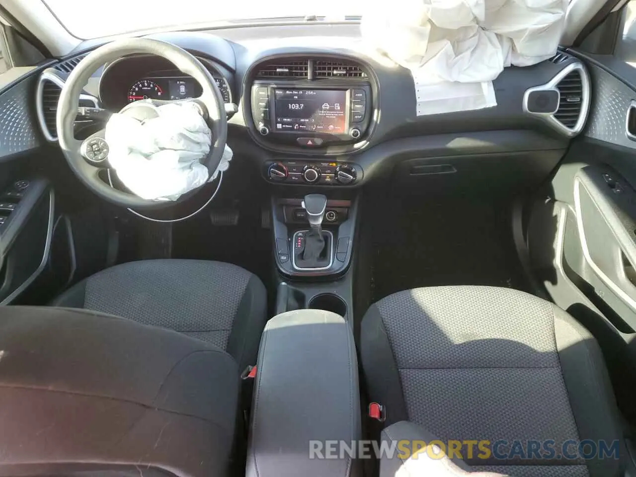 8 fotografías del automóvil dañado KNDJ23AU3N7151995 KIA SOUL 2022