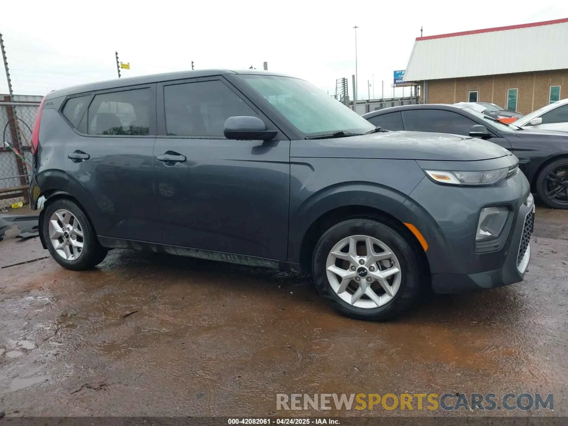 14 fotografías del automóvil dañado KNDJ23AU3N7810674 KIA SOUL 2022