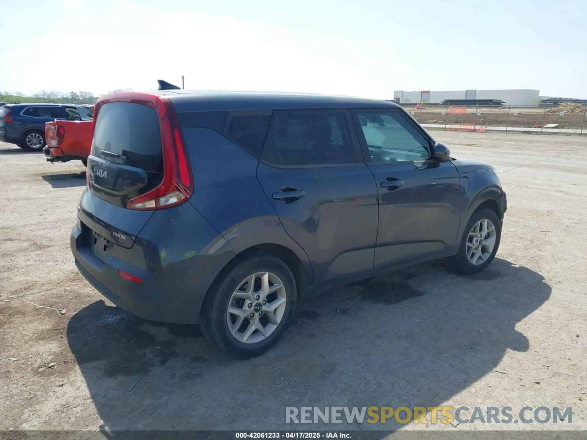 4 fotografías del automóvil dañado KNDJ23AU4N7808125 KIA SOUL 2022