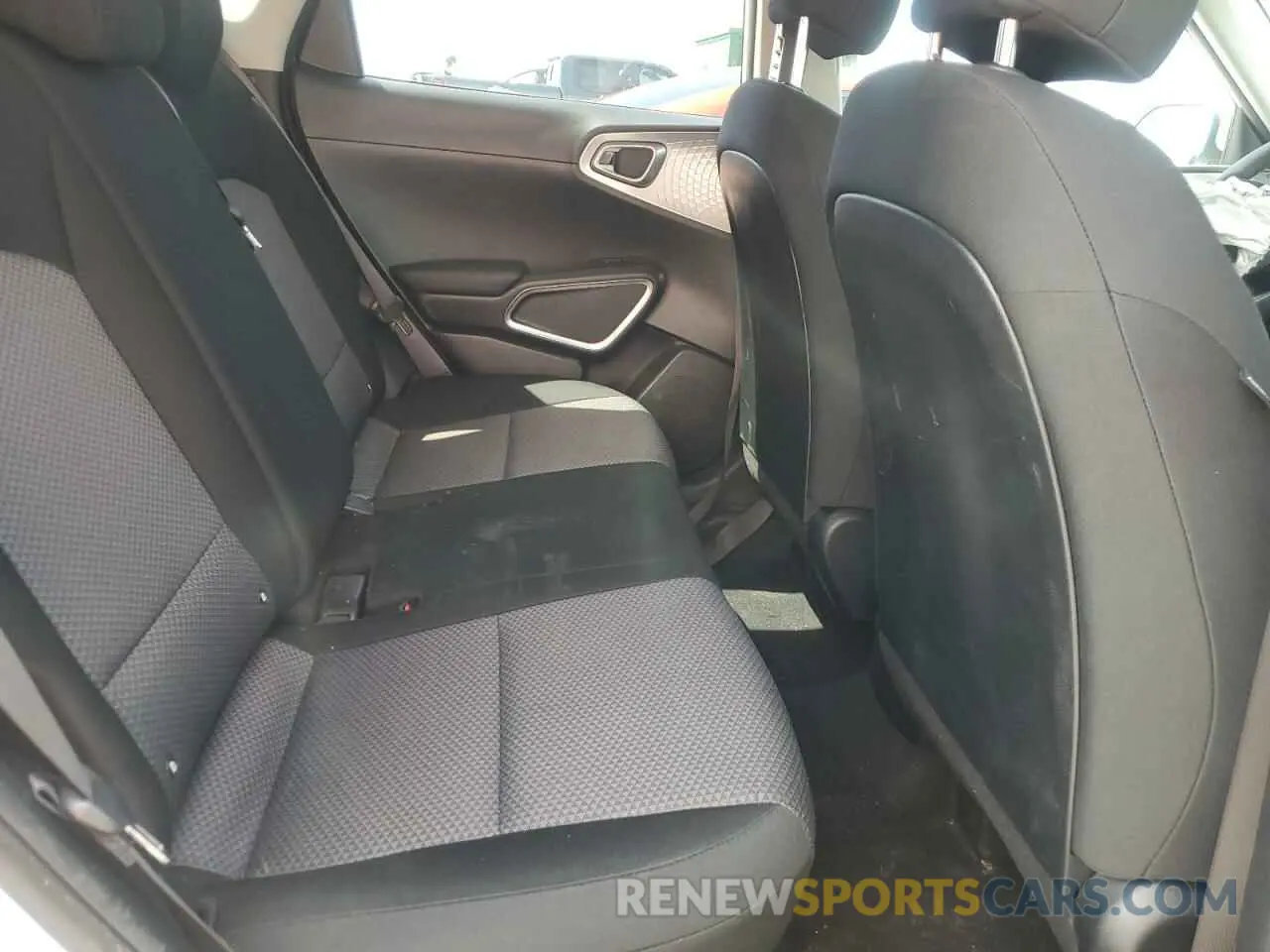 10 fotografías del automóvil dañado KNDJ23AU5N7153862 KIA SOUL 2022
