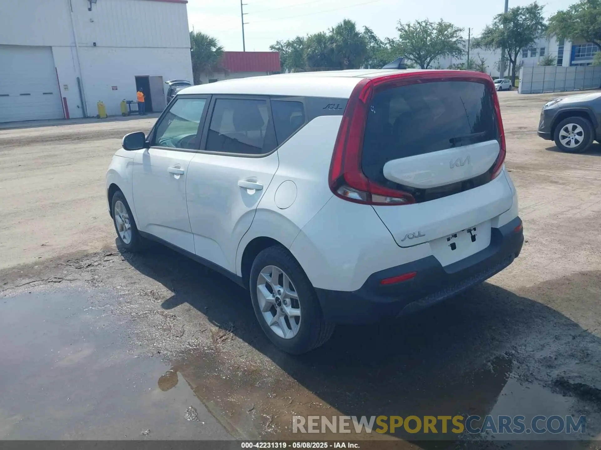 3 fotografías del automóvil dañado KNDJ23AU5N7155885 KIA SOUL 2022