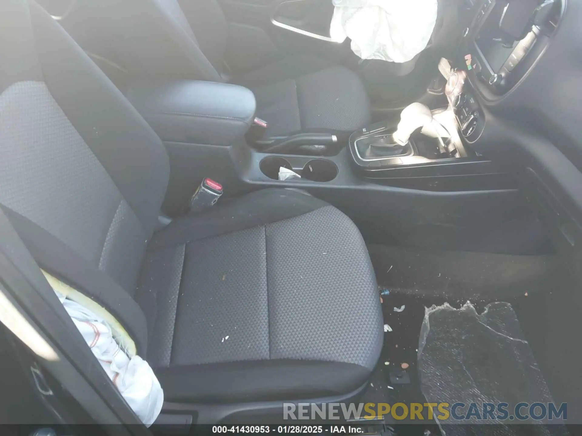 5 fotografías del automóvil dañado KNDJ23AU5N7182097 KIA SOUL 2022