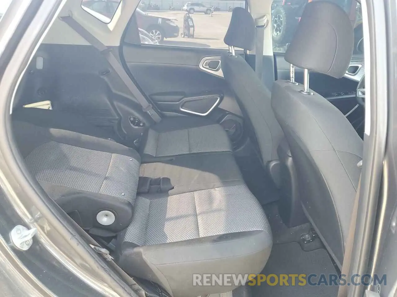 11 fotografías del automóvil dañado KNDJ23AU5N7798480 KIA SOUL 2022