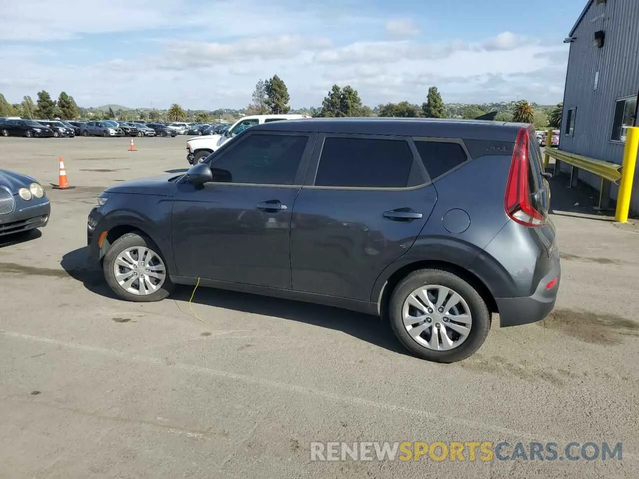 2 fotografías del automóvil dañado KNDJ23AU5N7798480 KIA SOUL 2022