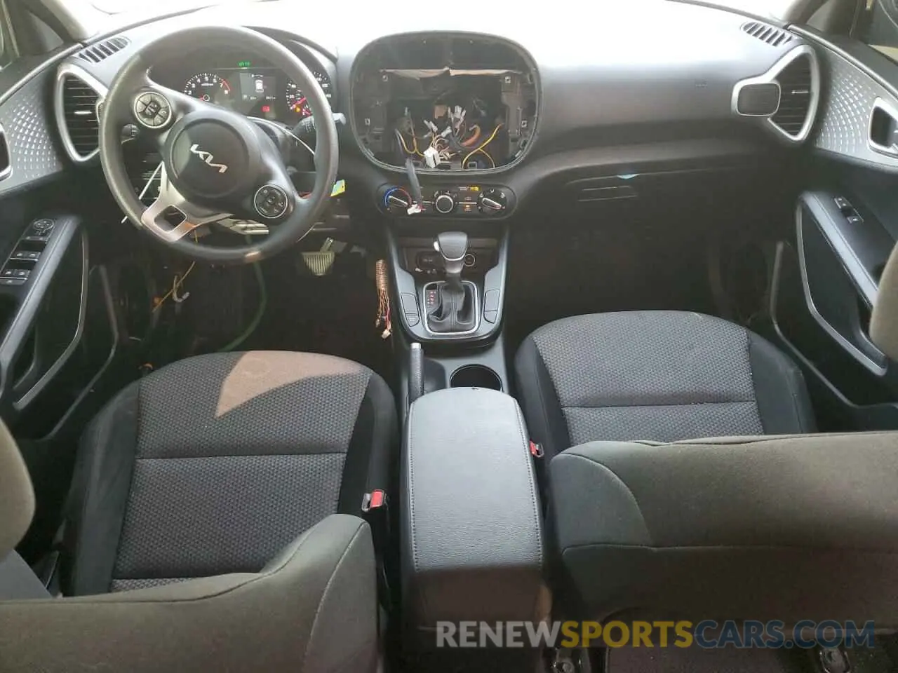 8 fotografías del automóvil dañado KNDJ23AU5N7798480 KIA SOUL 2022