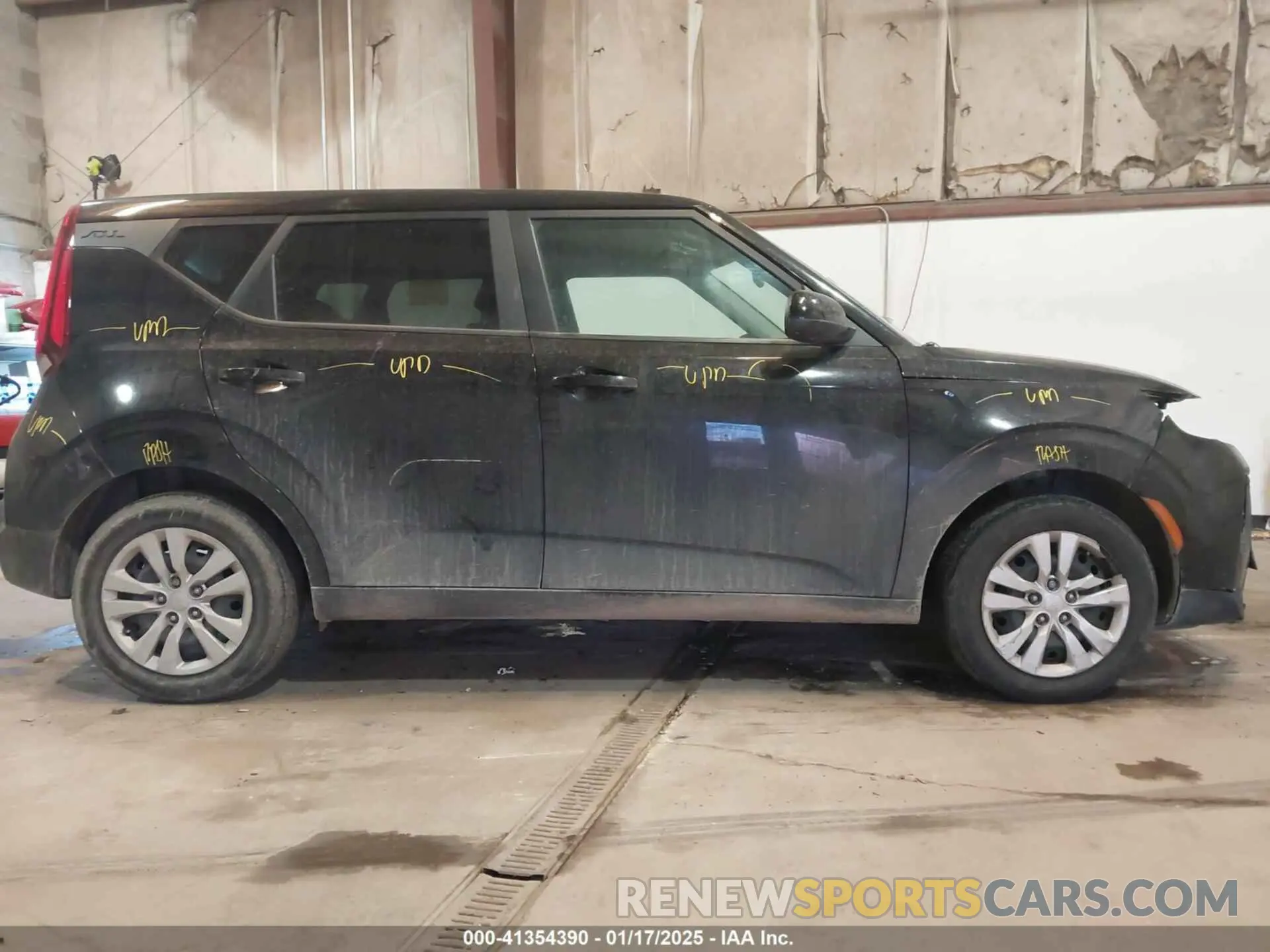 13 fotografías del automóvil dañado KNDJ23AU5N7804505 KIA SOUL 2022