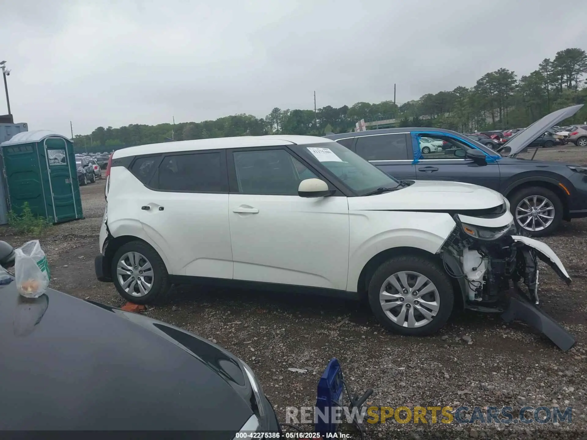13 fotografías del automóvil dañado KNDJ23AU5N7812393 KIA SOUL 2022