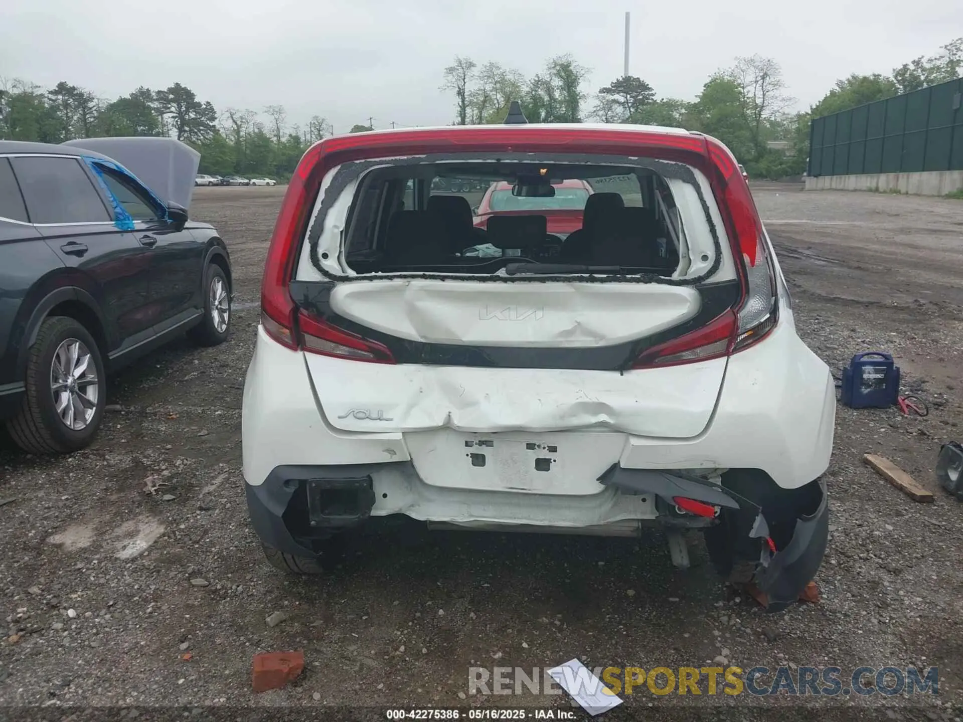 16 fotografías del automóvil dañado KNDJ23AU5N7812393 KIA SOUL 2022