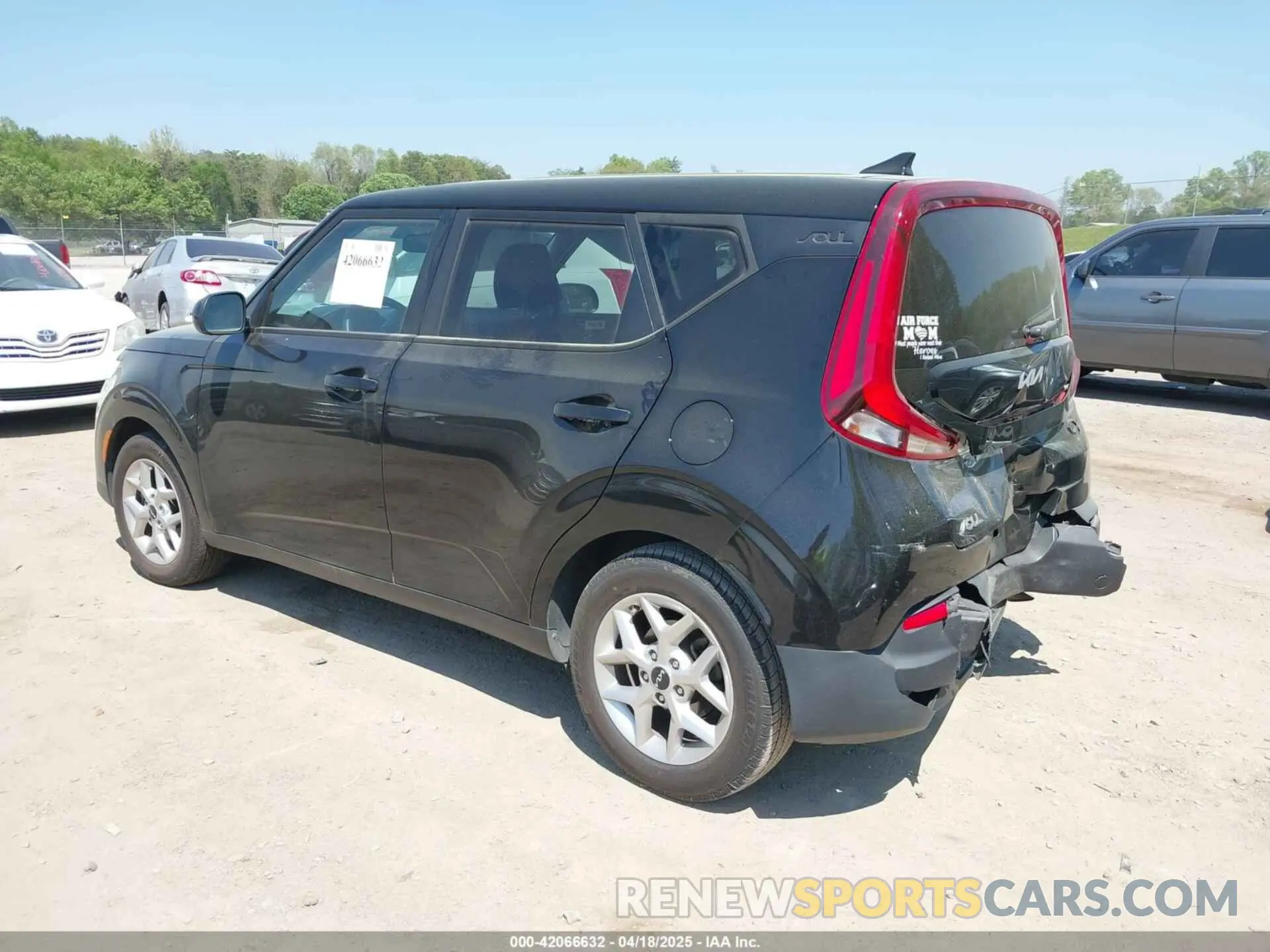 3 fotografías del automóvil dañado KNDJ23AU6N7178009 KIA SOUL 2022