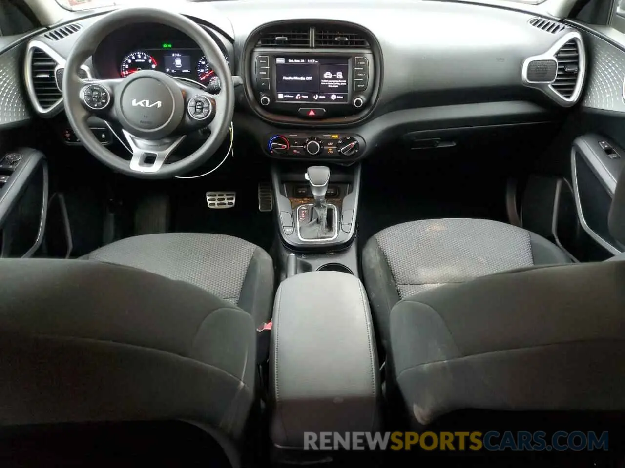 8 fotografías del automóvil dañado KNDJ23AU6N7837948 KIA SOUL 2022
