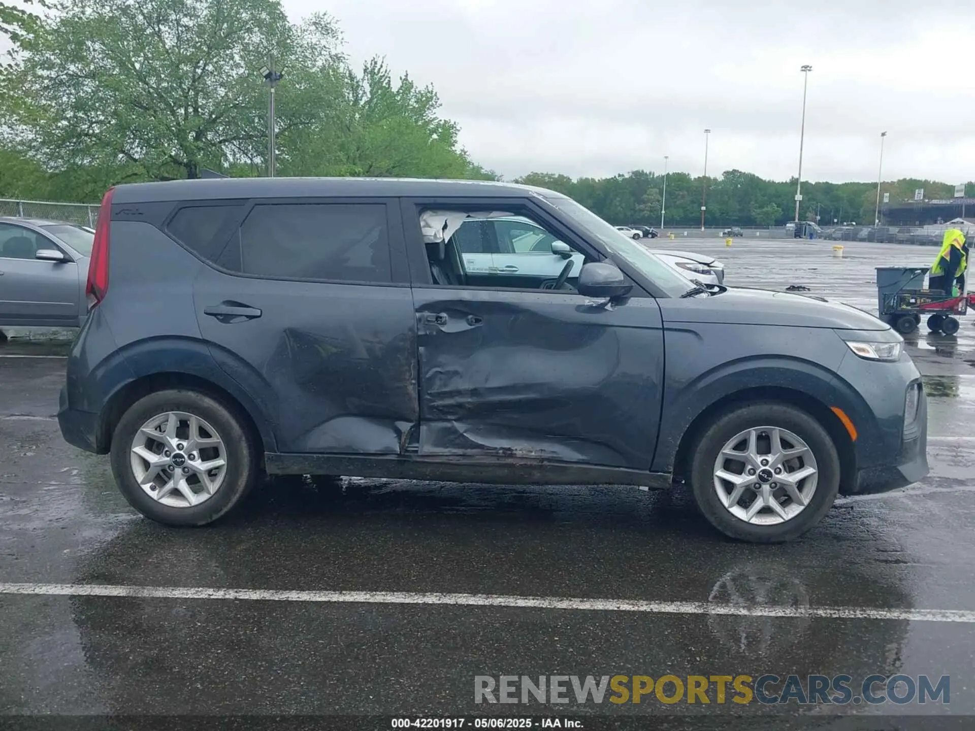 13 fotografías del automóvil dañado KNDJ23AU7N7799257 KIA SOUL 2022