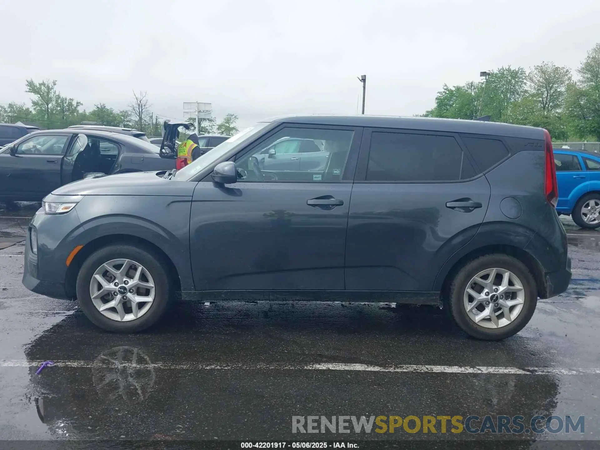 14 fotografías del automóvil dañado KNDJ23AU7N7799257 KIA SOUL 2022