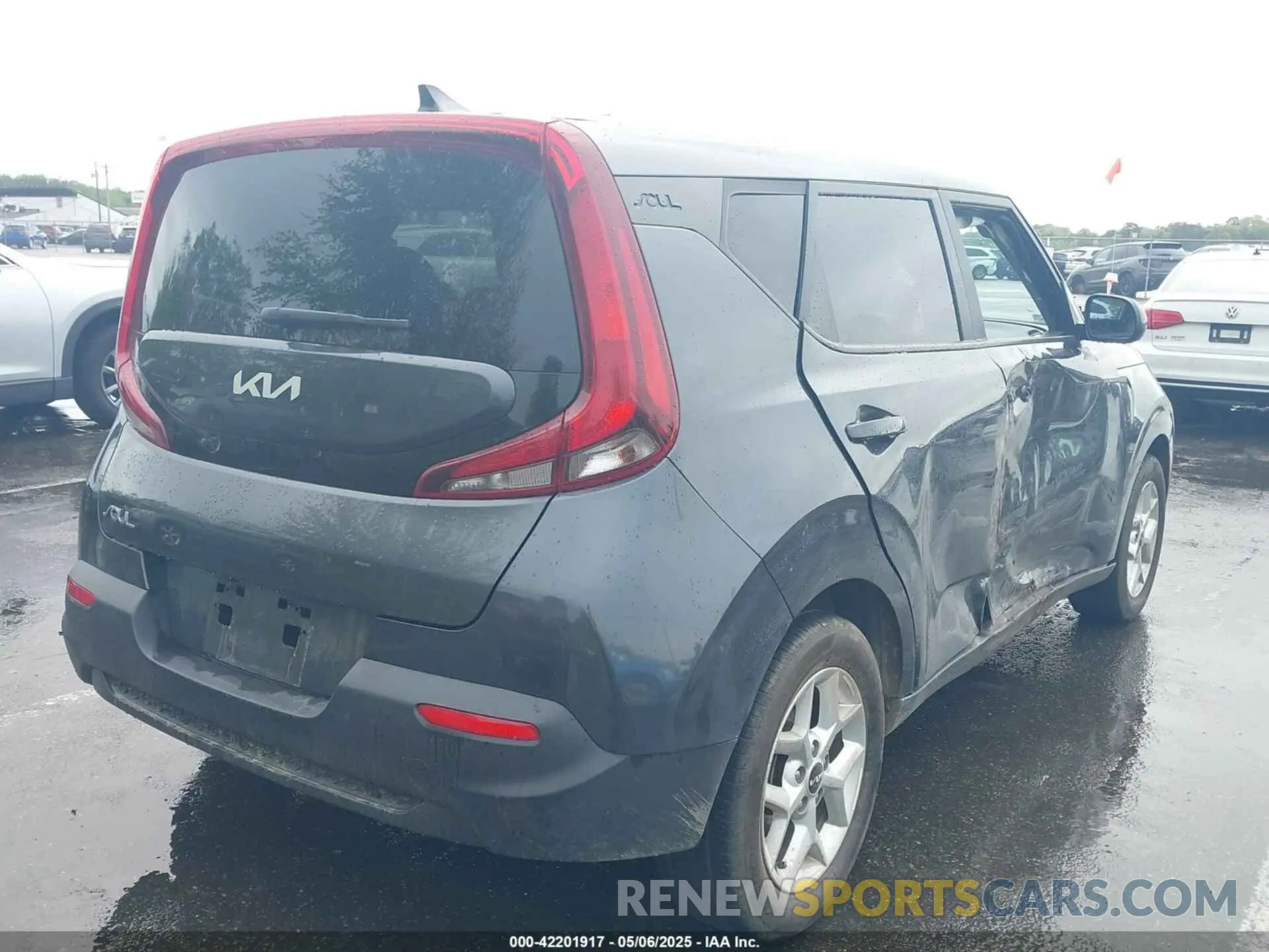 4 fotografías del automóvil dañado KNDJ23AU7N7799257 KIA SOUL 2022