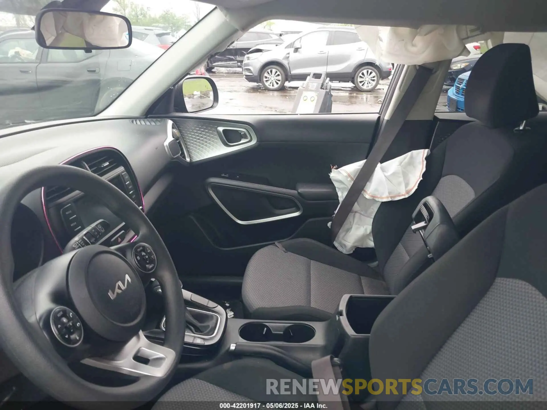 5 fotografías del automóvil dañado KNDJ23AU7N7799257 KIA SOUL 2022