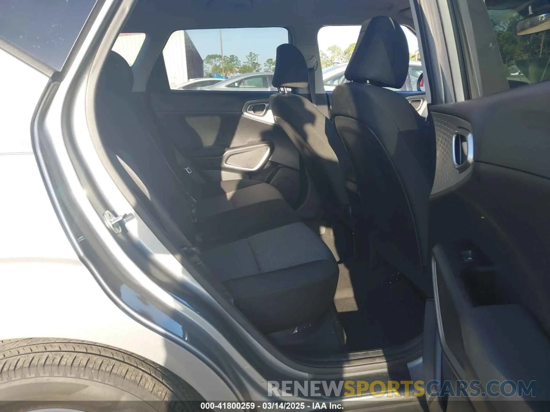 8 fotografías del automóvil dañado KNDJ23AU7N7805591 KIA SOUL 2022