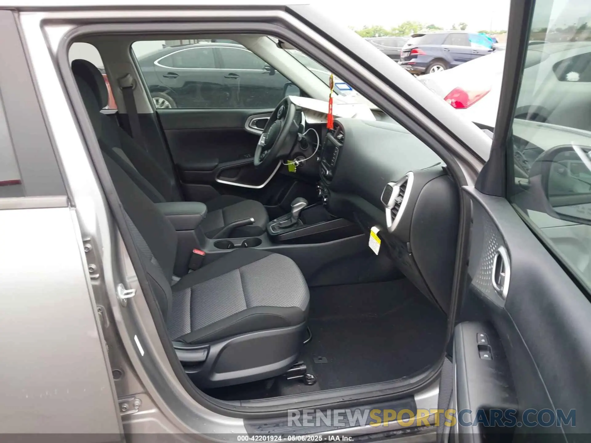 5 fotografías del automóvil dañado KNDJ23AU7N7809978 KIA SOUL 2022