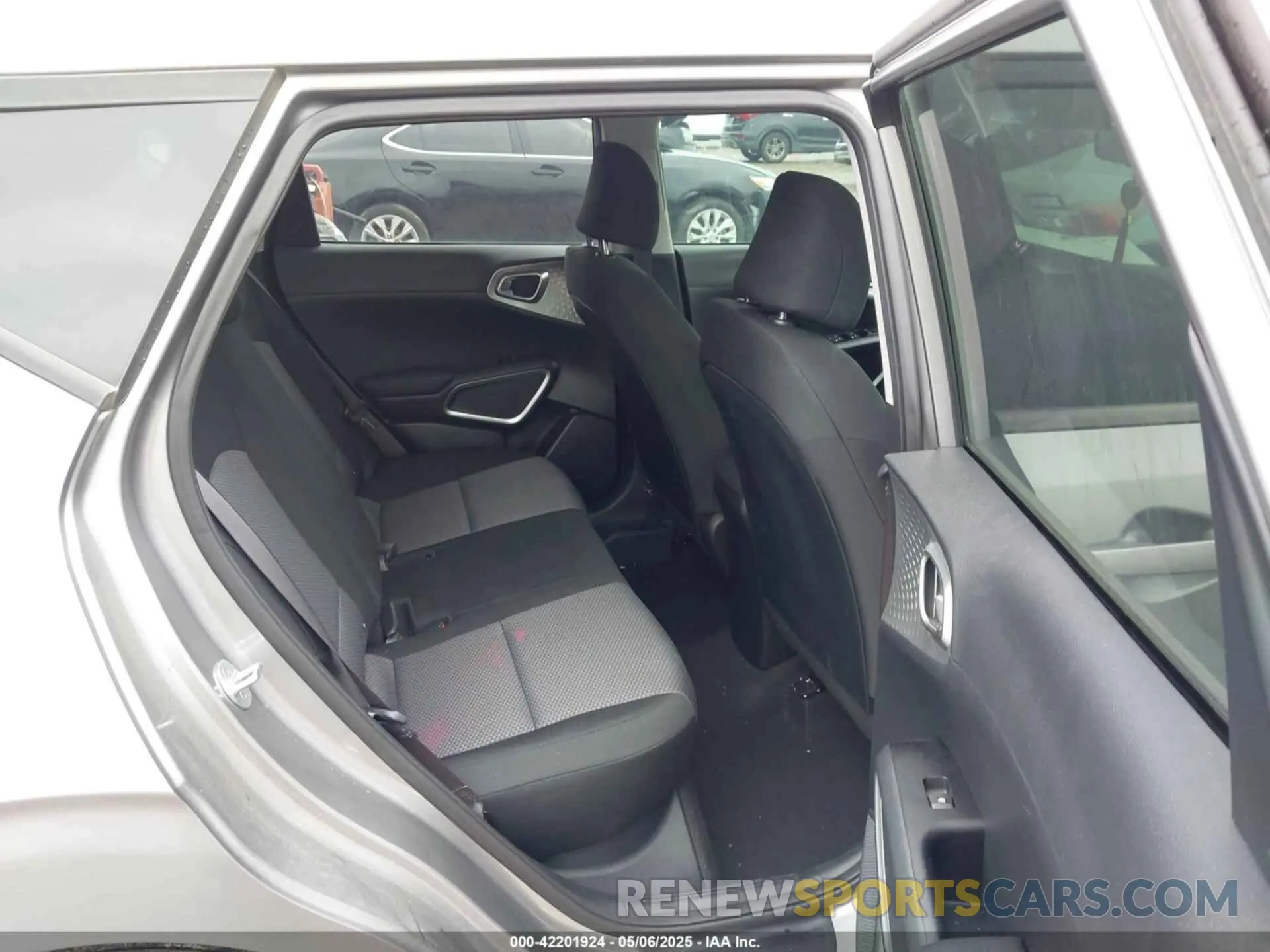 8 fotografías del automóvil dañado KNDJ23AU7N7809978 KIA SOUL 2022