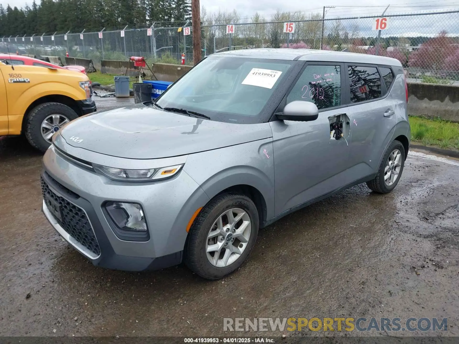2 fotografías del automóvil dañado KNDJ23AU7N7825856 KIA SOUL 2022