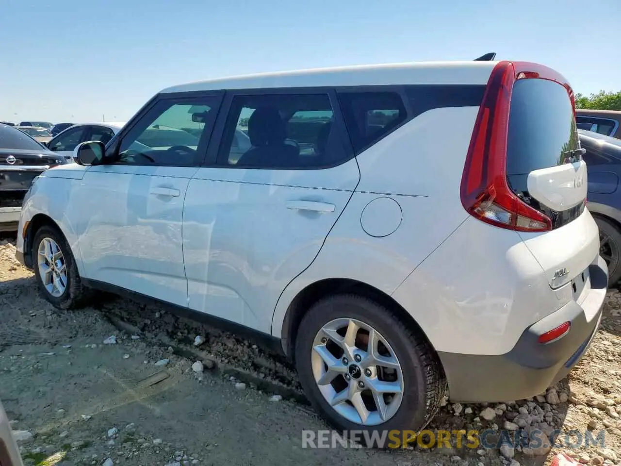2 fotografías del automóvil dañado KNDJ23AU8N7156626 KIA SOUL 2022