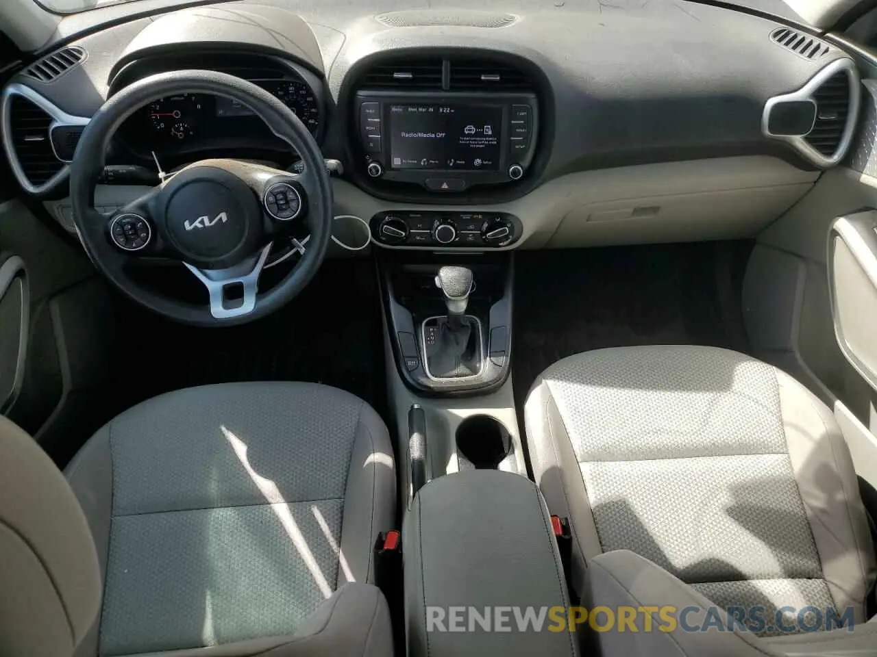 8 fotografías del automóvil dañado KNDJ23AU8N7157369 KIA SOUL 2022