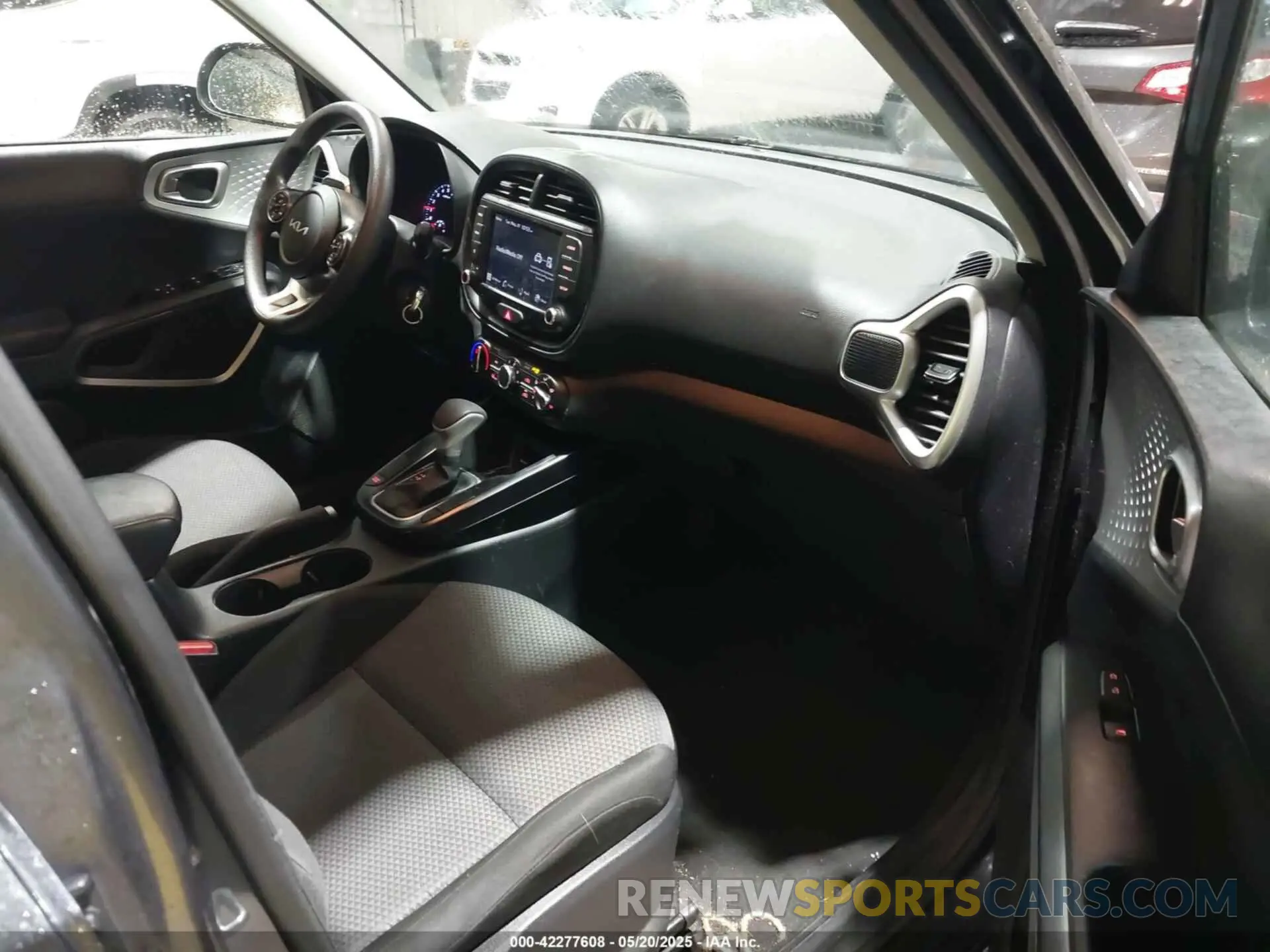 5 fotografías del automóvil dañado KNDJ23AU8N7814817 KIA SOUL 2022