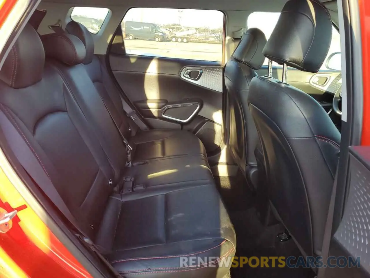 11 fotografías del automóvil dañado KNDJ23AU9N7158482 KIA SOUL 2022
