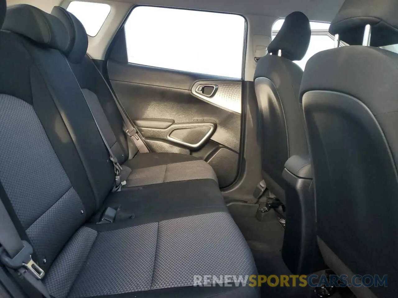 12 fotografías del automóvil dañado KNDJ23AU9N7802126 KIA SOUL 2022