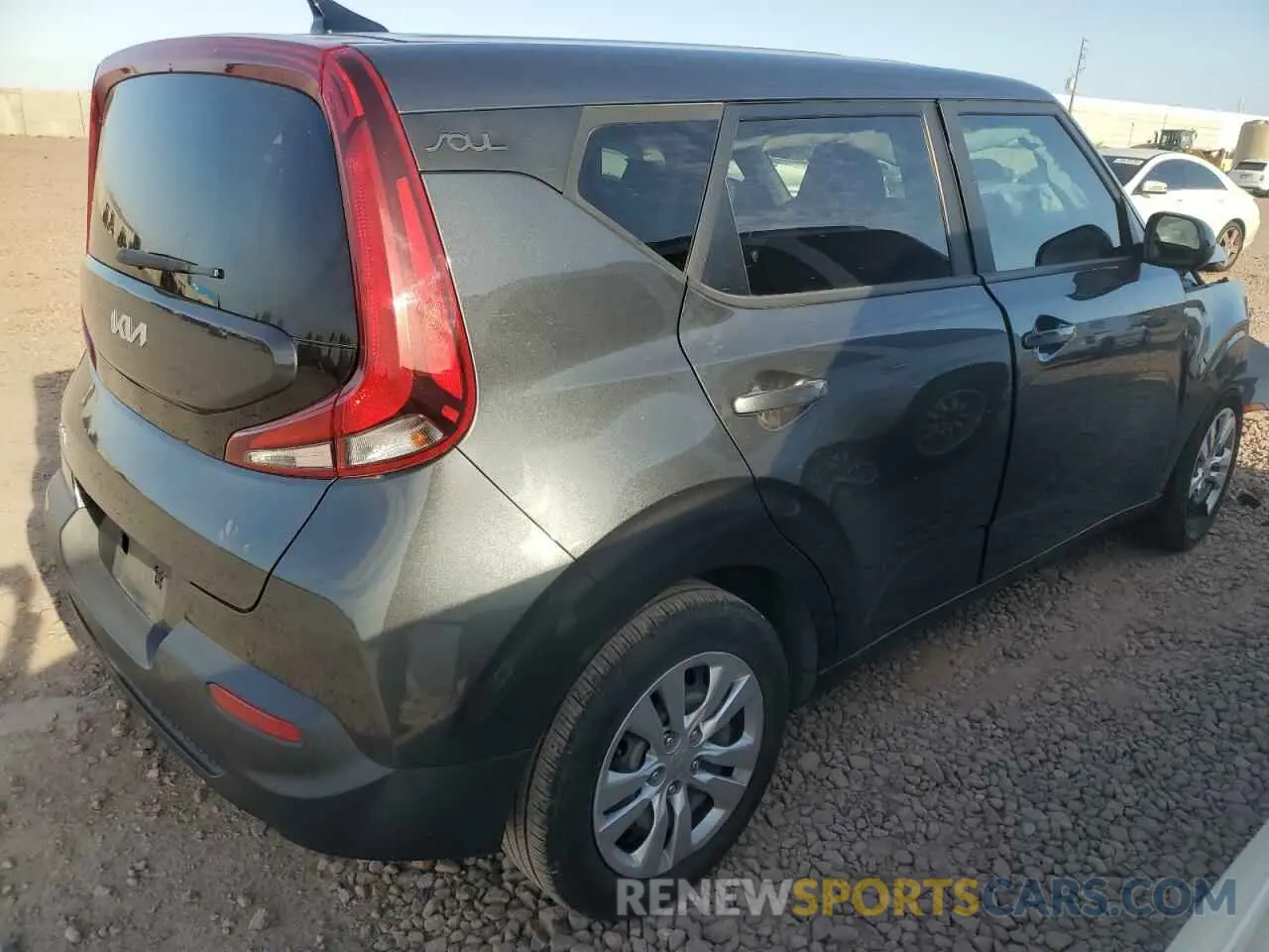 3 fotografías del automóvil dañado KNDJ23AU9N7802126 KIA SOUL 2022