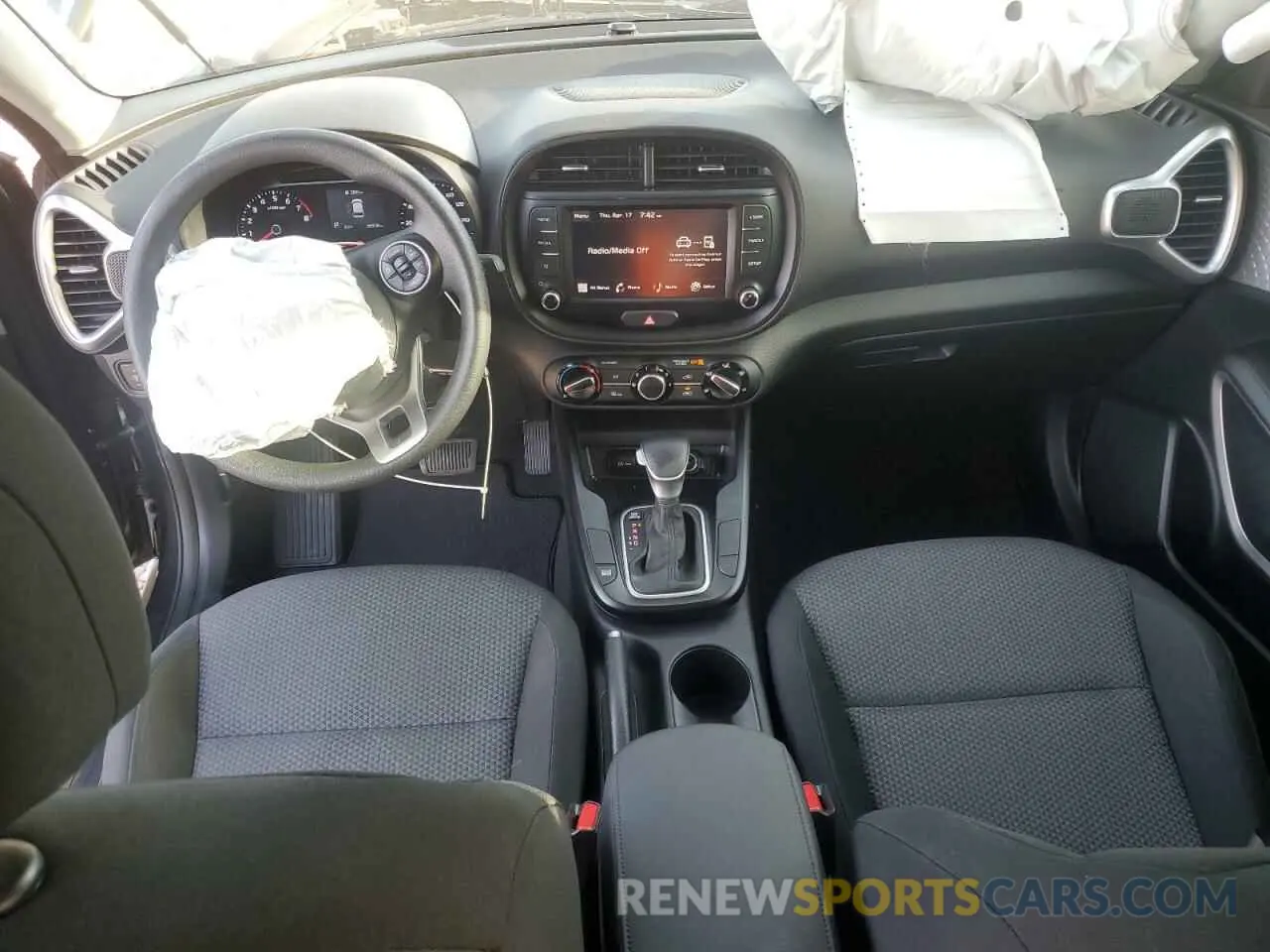 8 fotografías del automóvil dañado KNDJ23AU9N7802126 KIA SOUL 2022