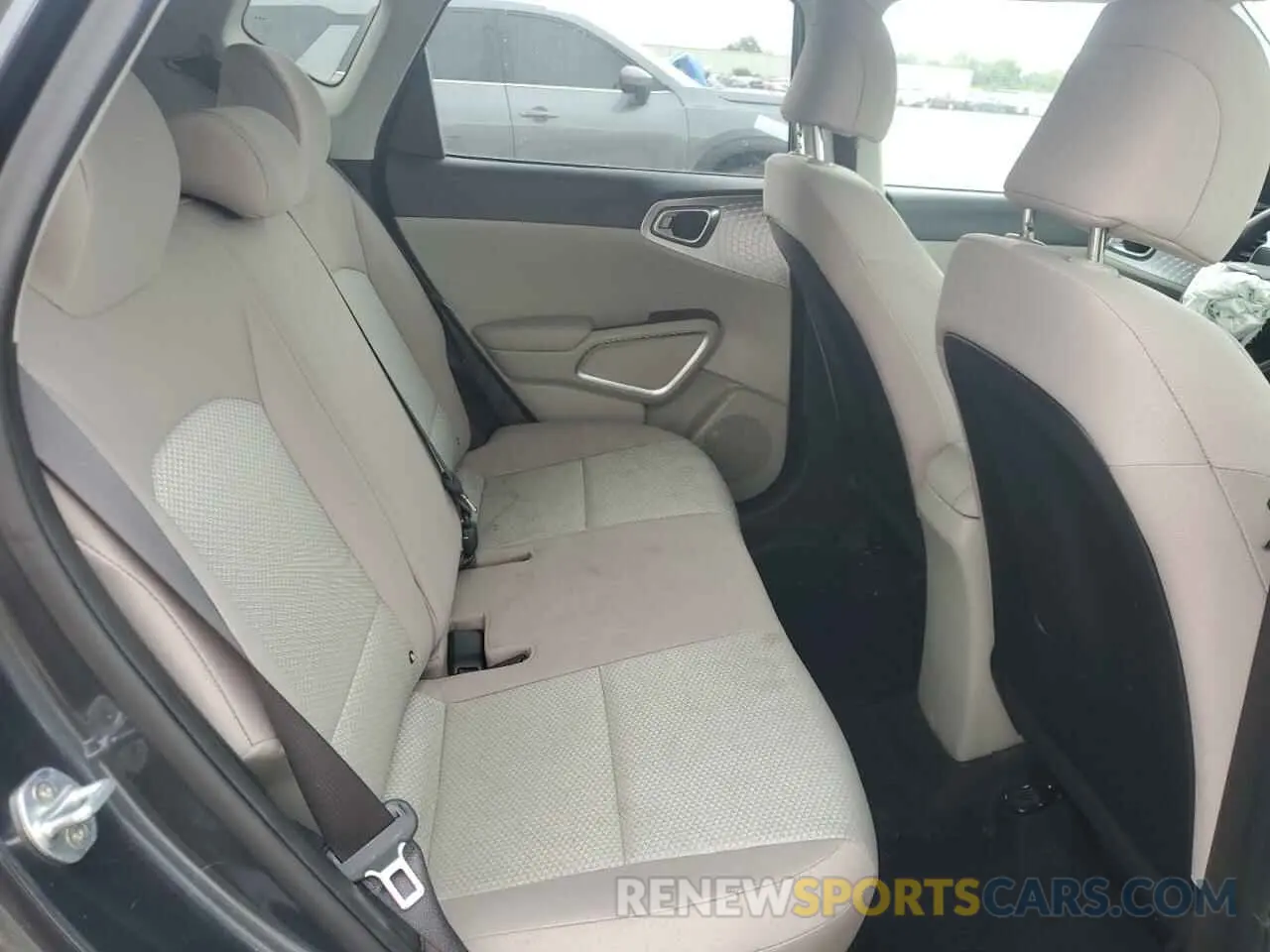 11 fotografías del automóvil dañado KNDJ23AU9N7821226 KIA SOUL 2022