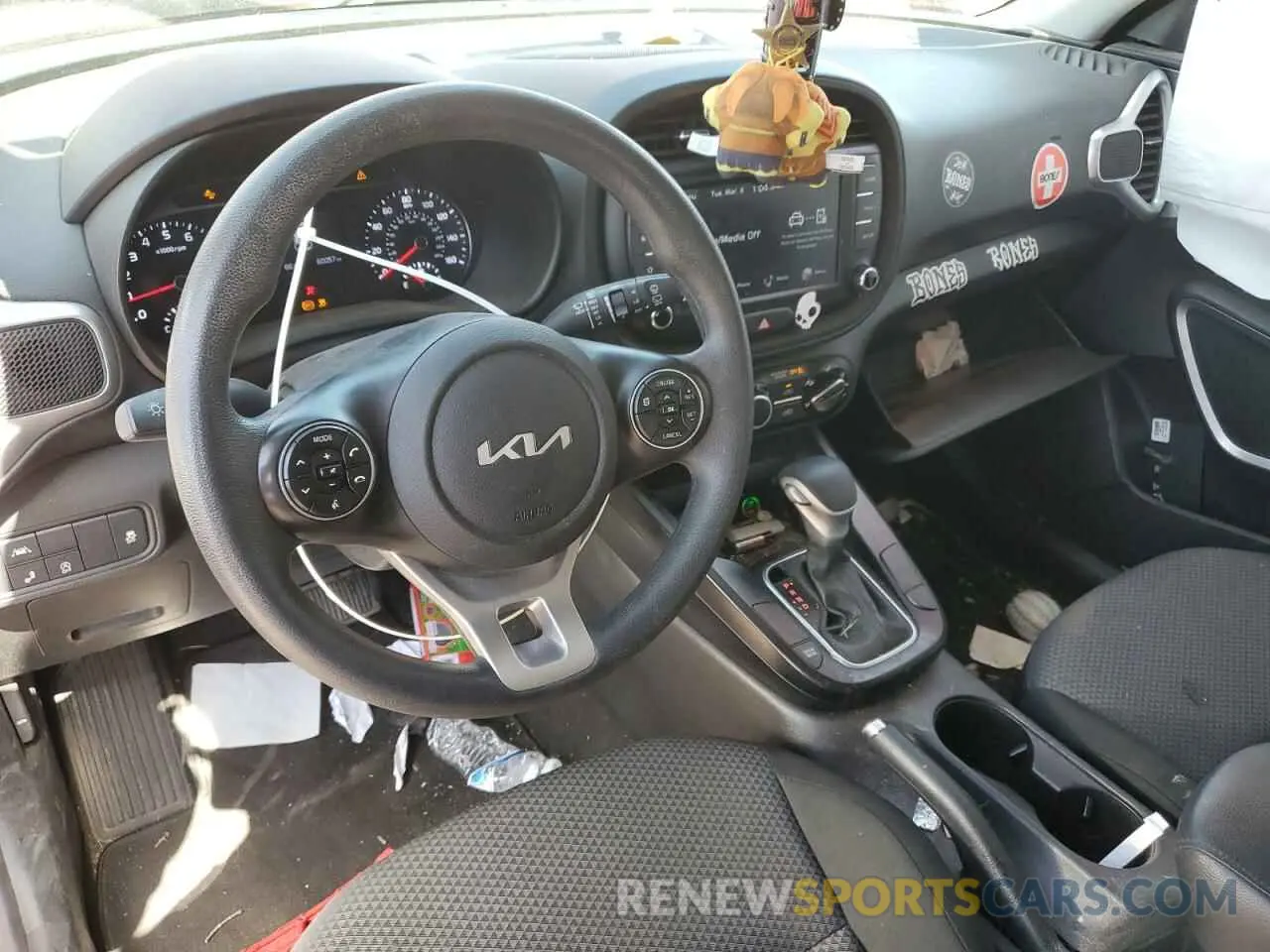 8 fotografías del automóvil dañado KNDJ23AU9N7827821 KIA SOUL 2022