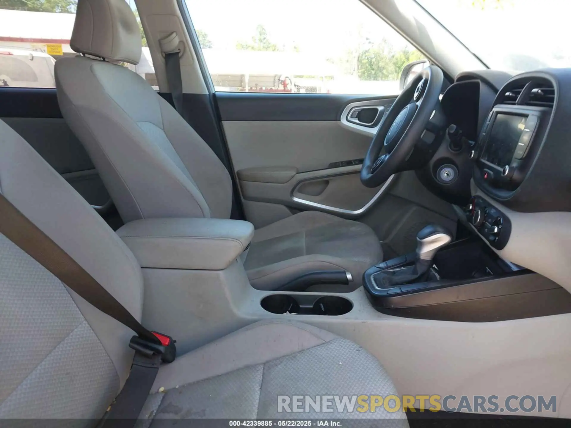 5 fotografías del automóvil dañado KNDJ23AUXN7836768 KIA SOUL 2022