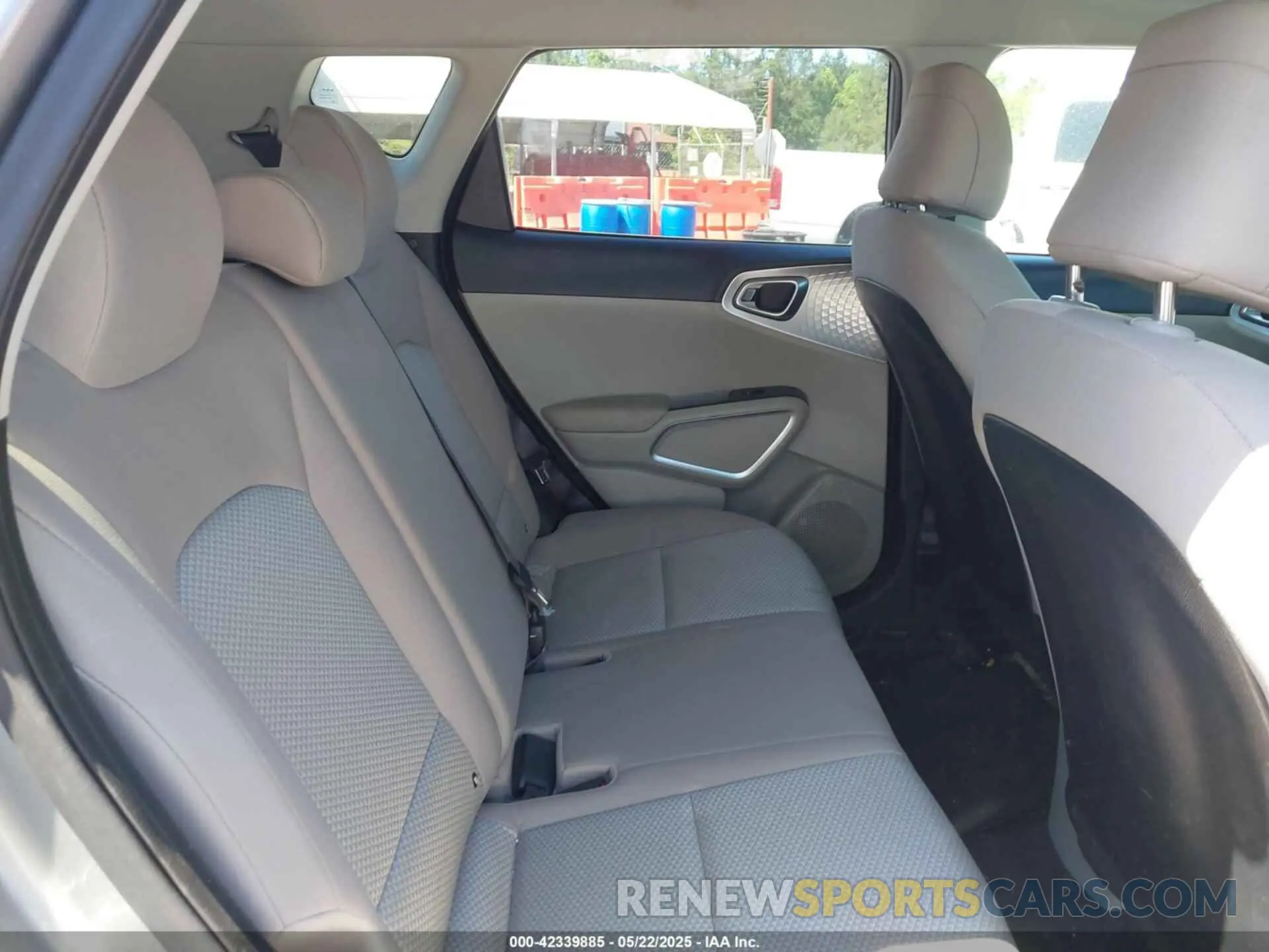 8 fotografías del automóvil dañado KNDJ23AUXN7836768 KIA SOUL 2022