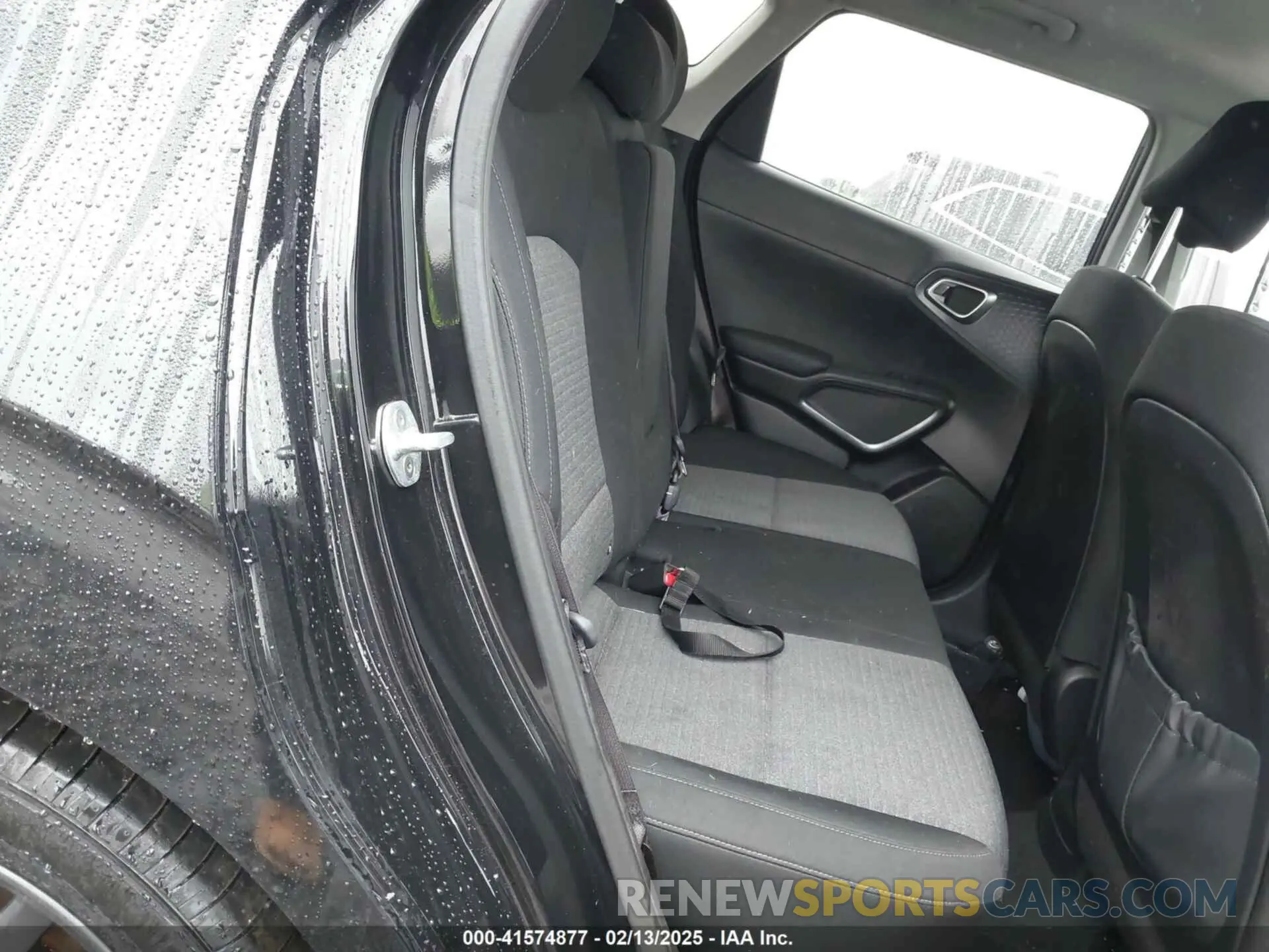 8 fotografías del automóvil dañado KNDJ33AU1N7803820 KIA SOUL 2022